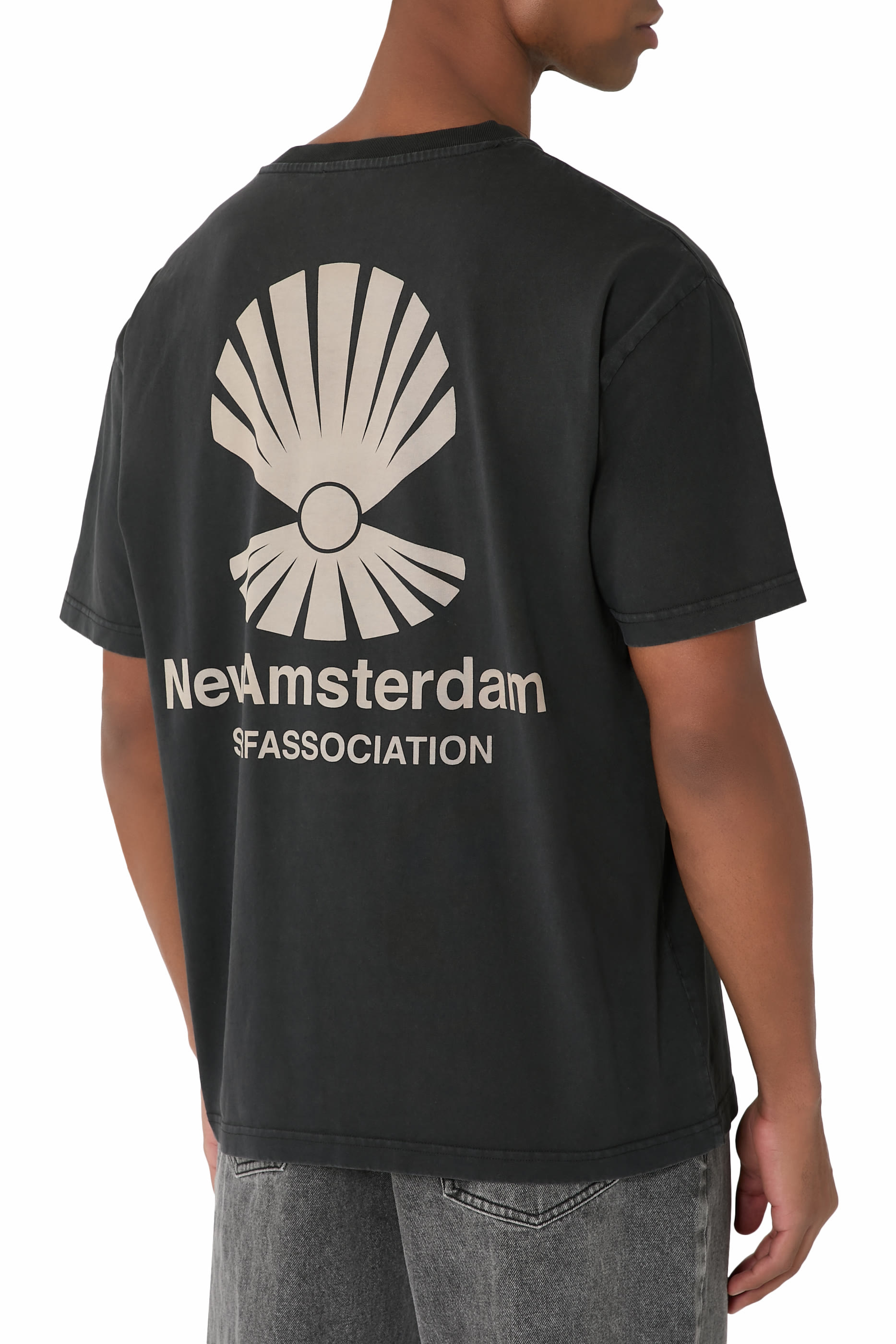 تيشيرت بنقشة محار