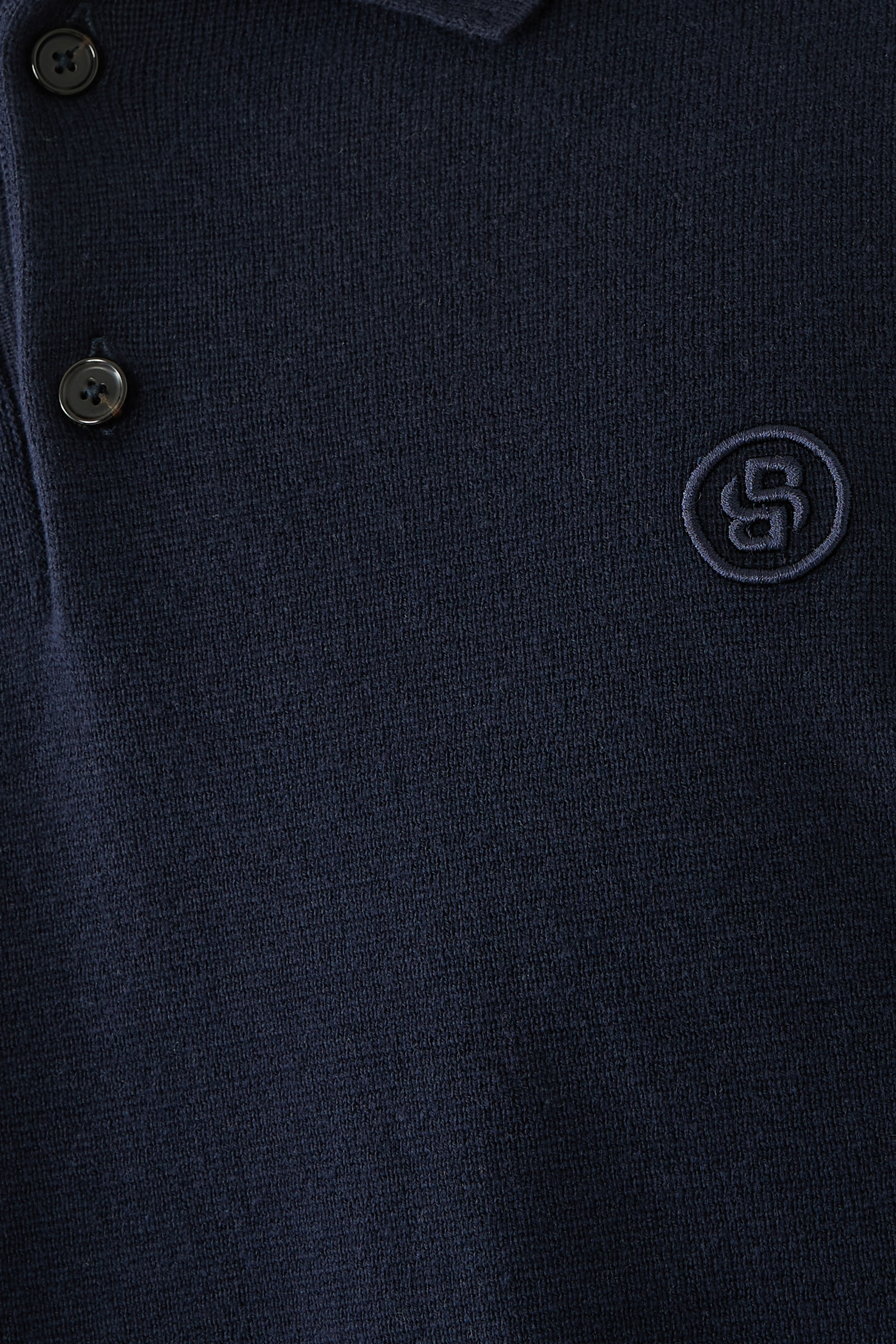 قميص بولو بأكمام طويلة