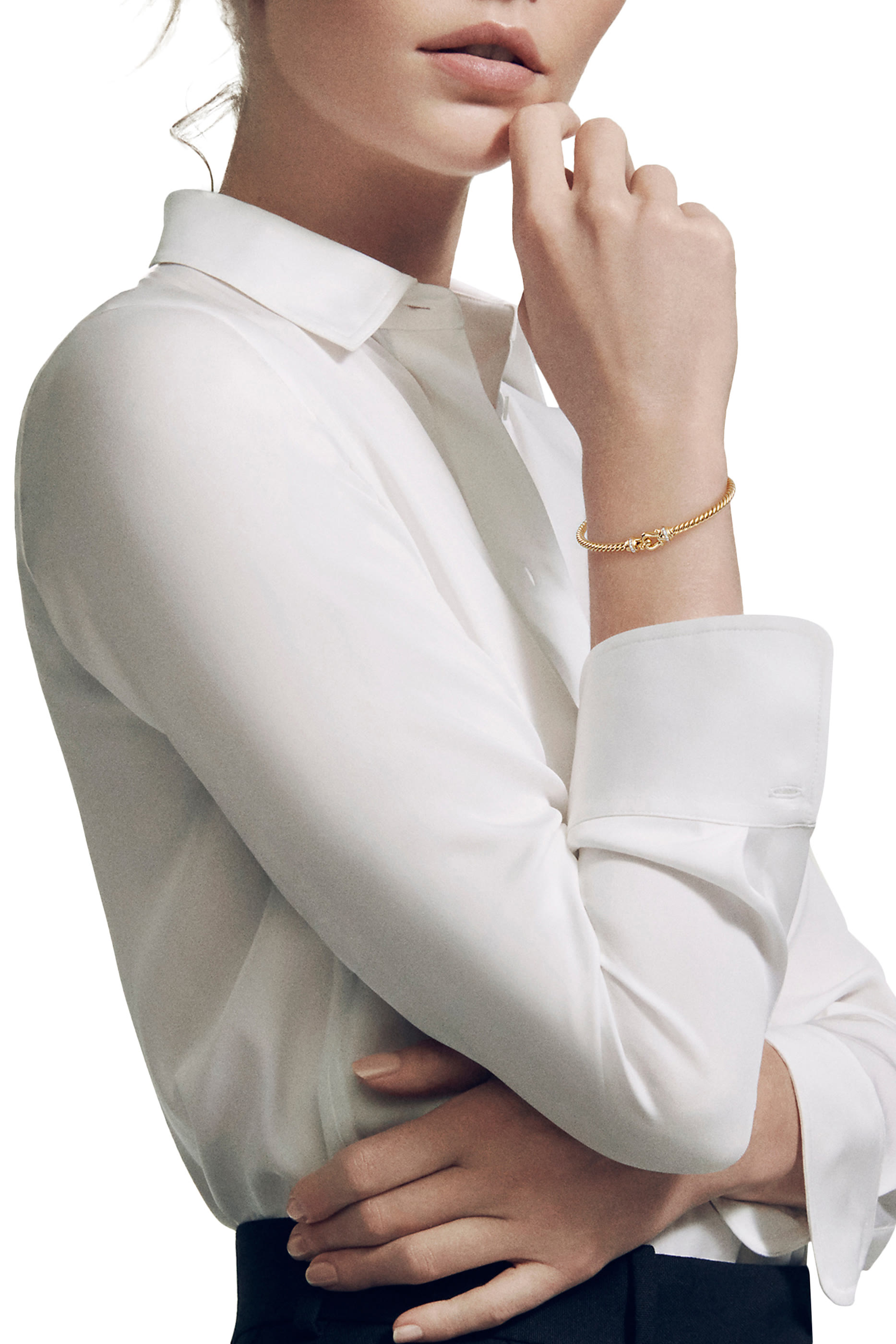 سوار بمشبك مرصع بالماس