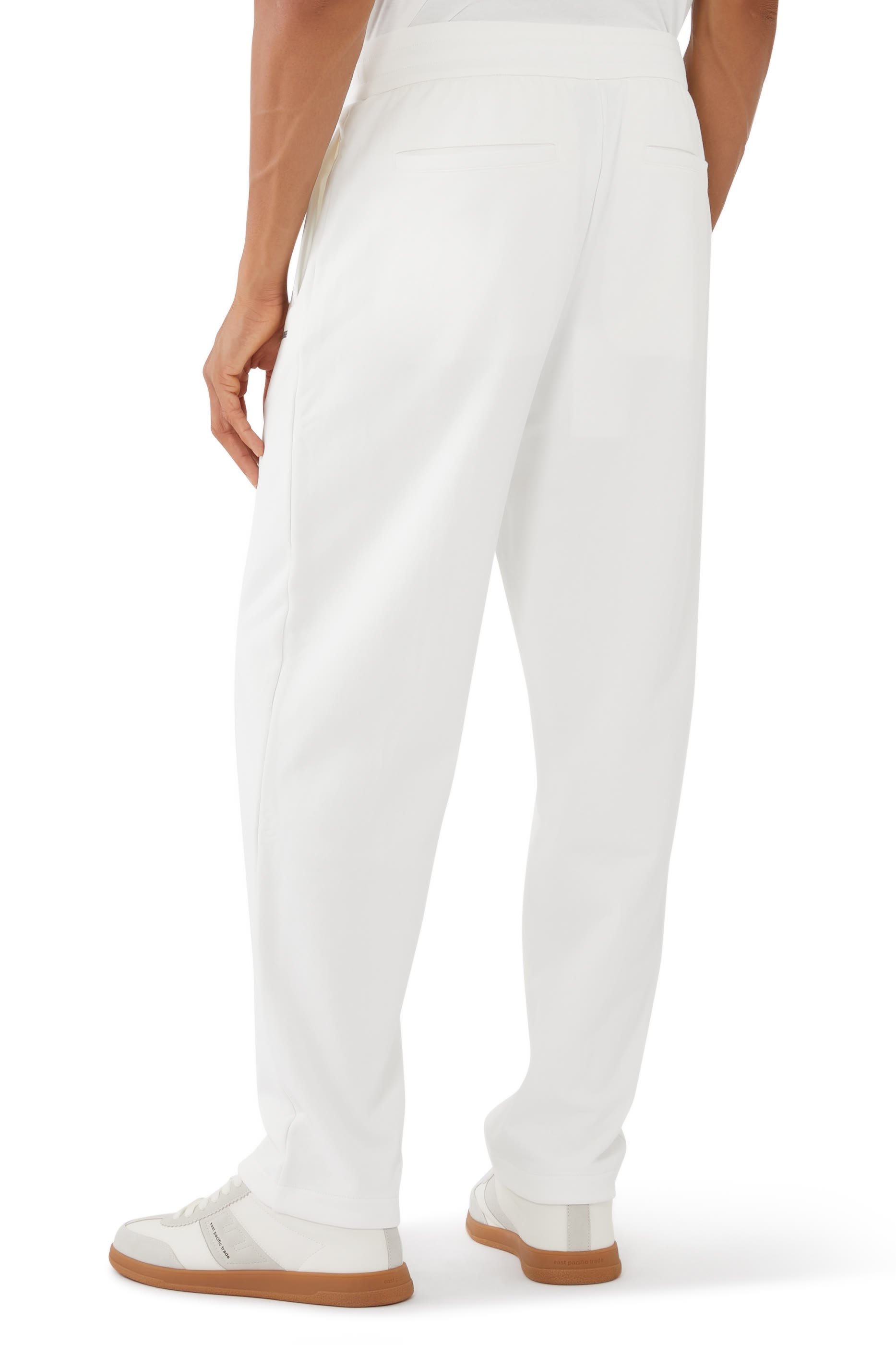 بنطال رياضي بنقشة مربعات وحروف شعار الماركة