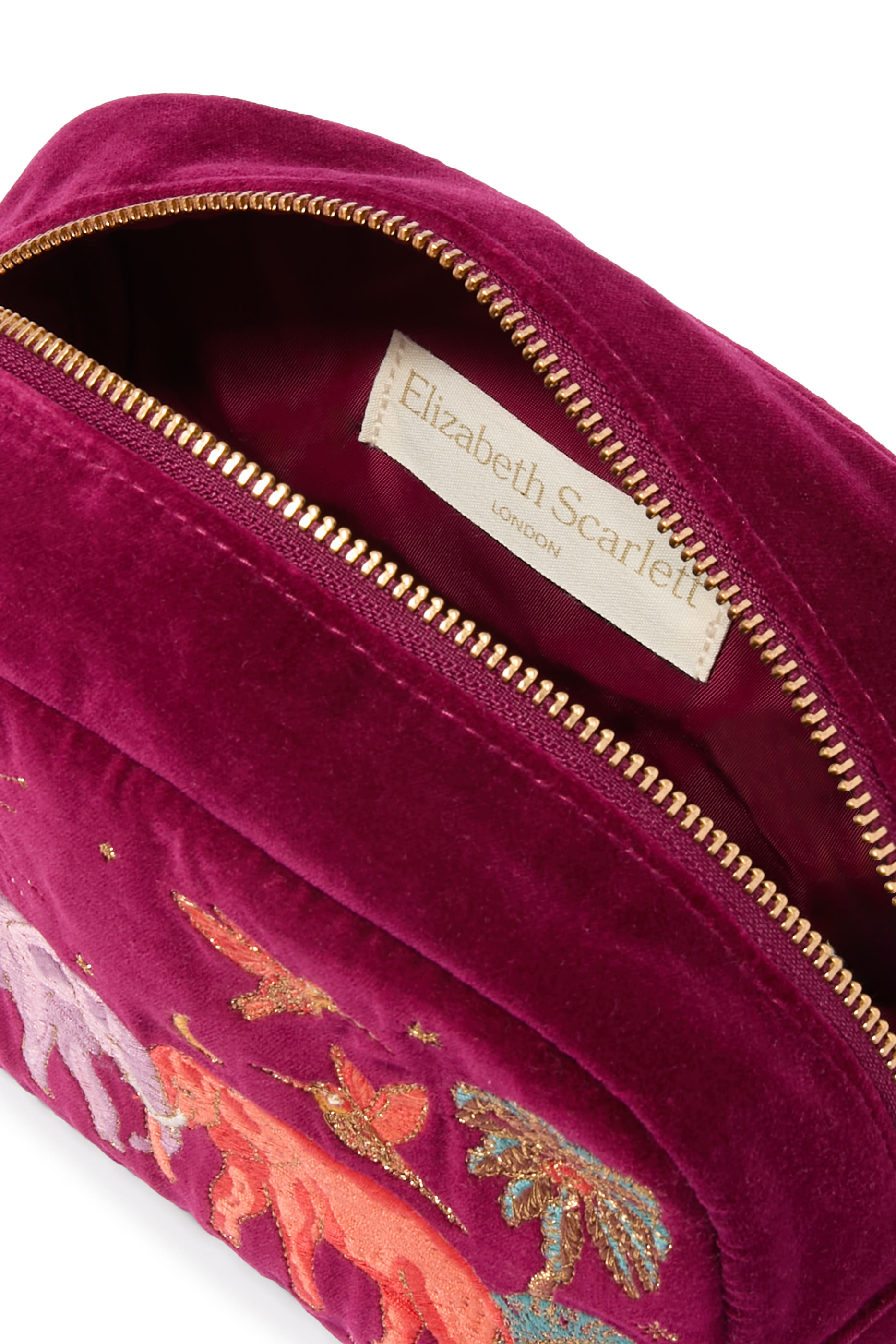 حقيبة مكياج اينشانتد بتطريز فيلة