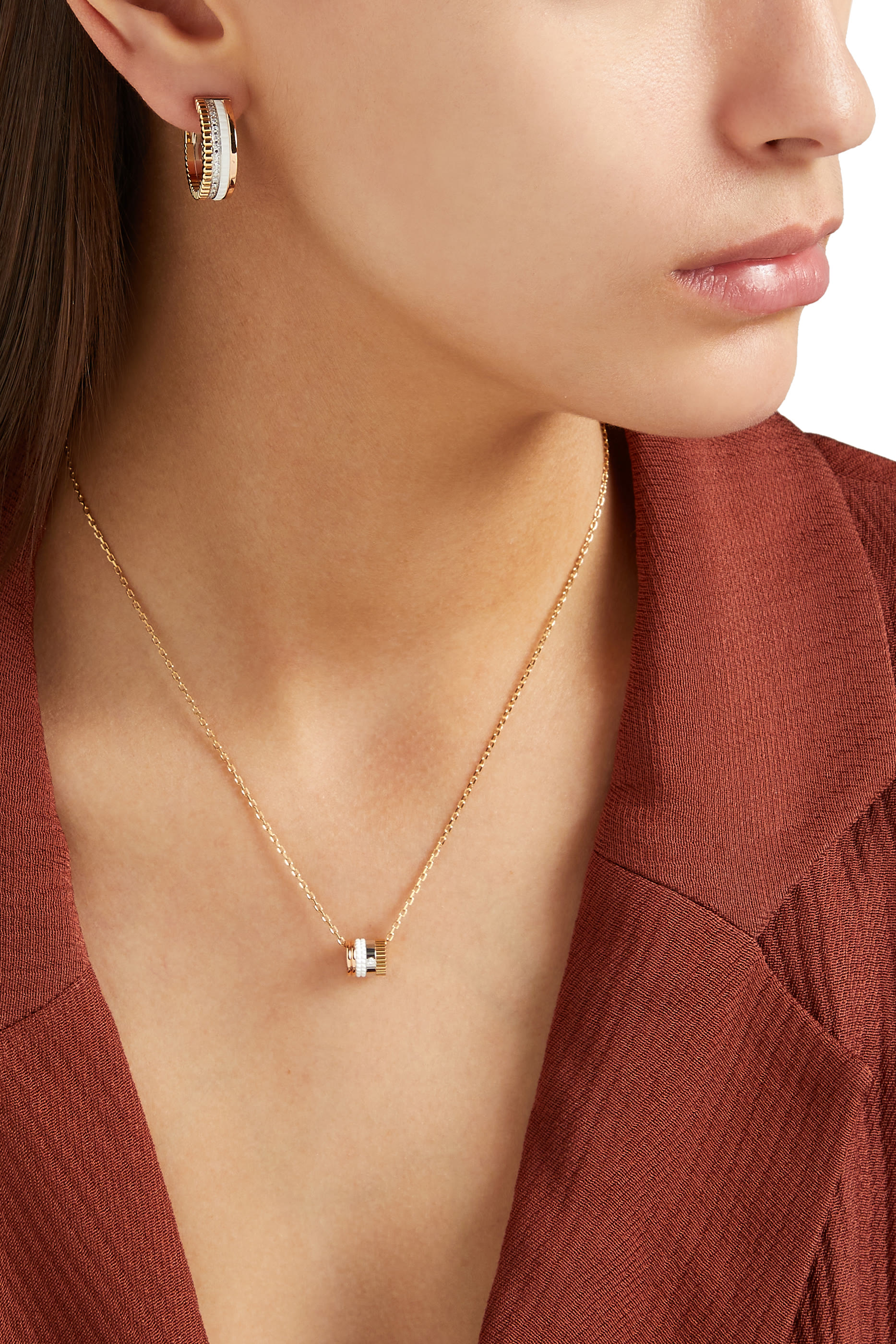 قلادة كاتر بدلاية خاتم صغيرة إصدار راديانت