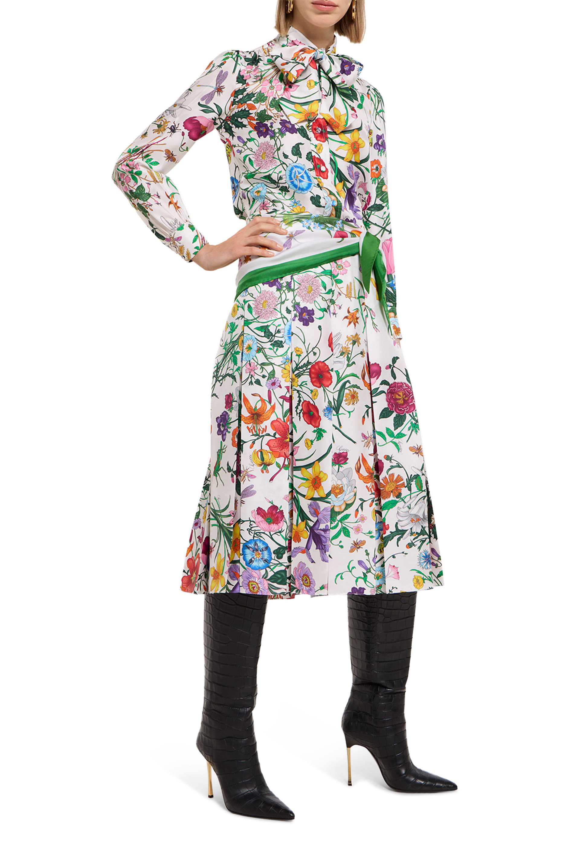 وشاح بتصميم معين مزين بطبعات حرير تويل