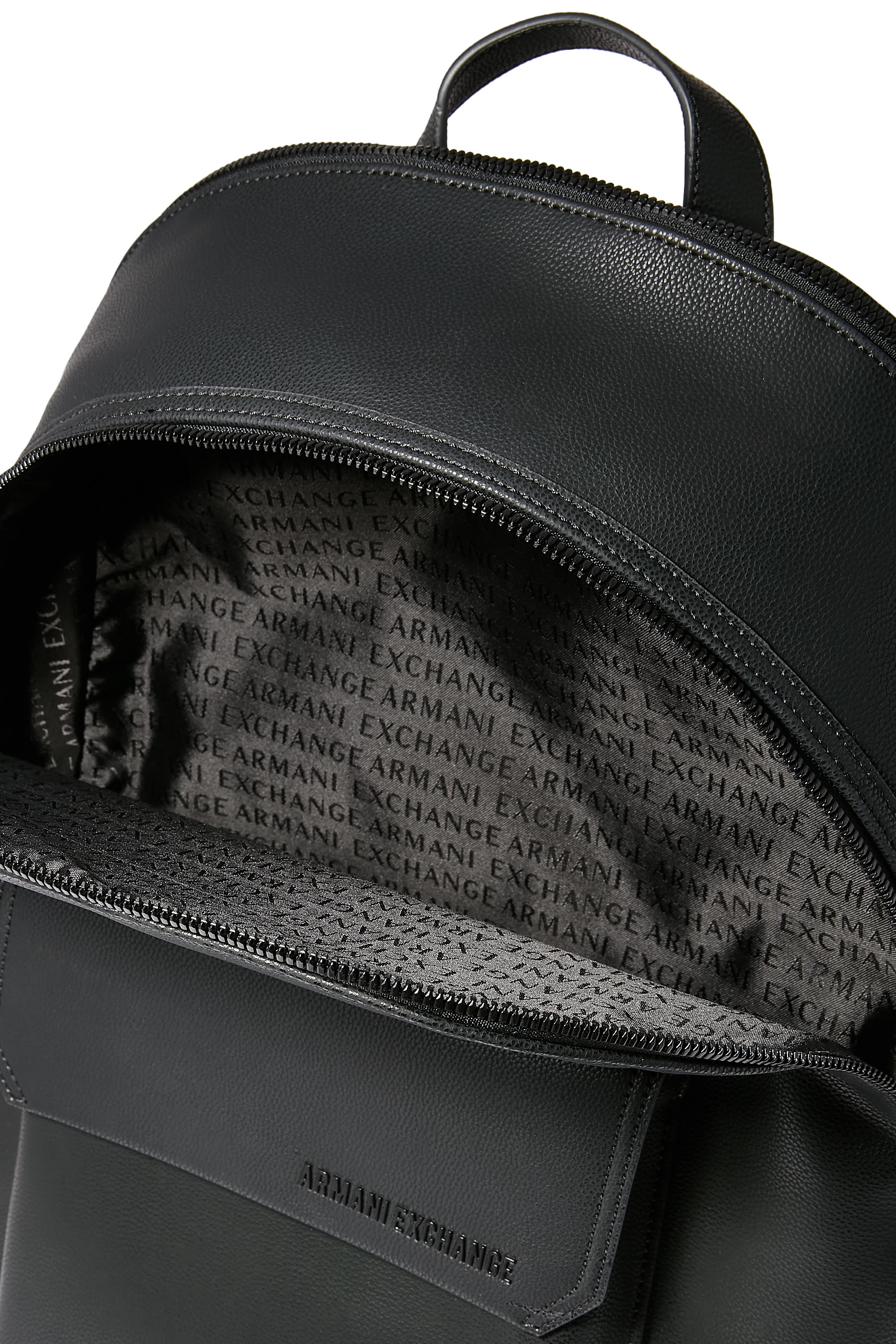 حقيبة ظهر بشعار الماركة