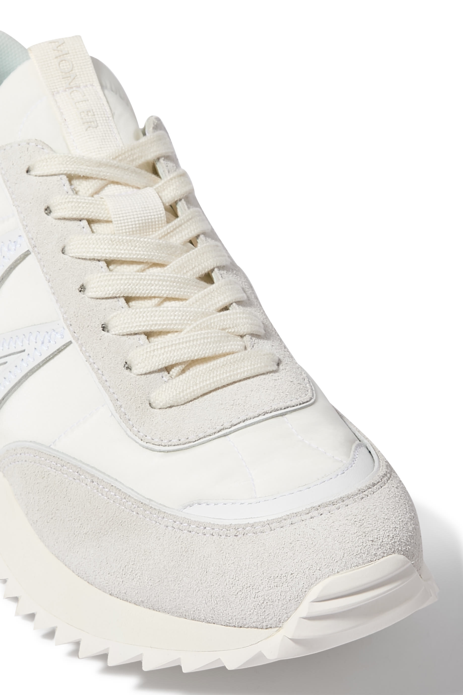 سنيكرز باسي بكاحل منخفض