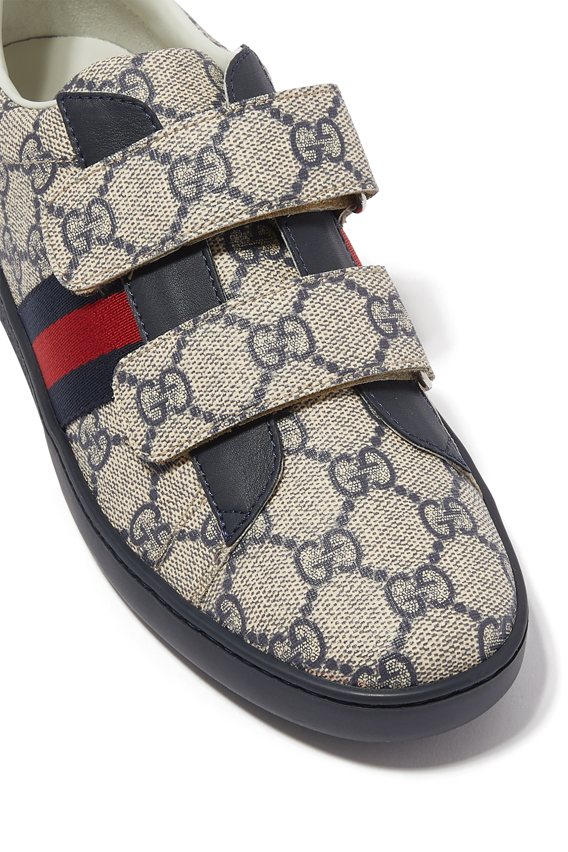 سنيكرو ايس للأطفال