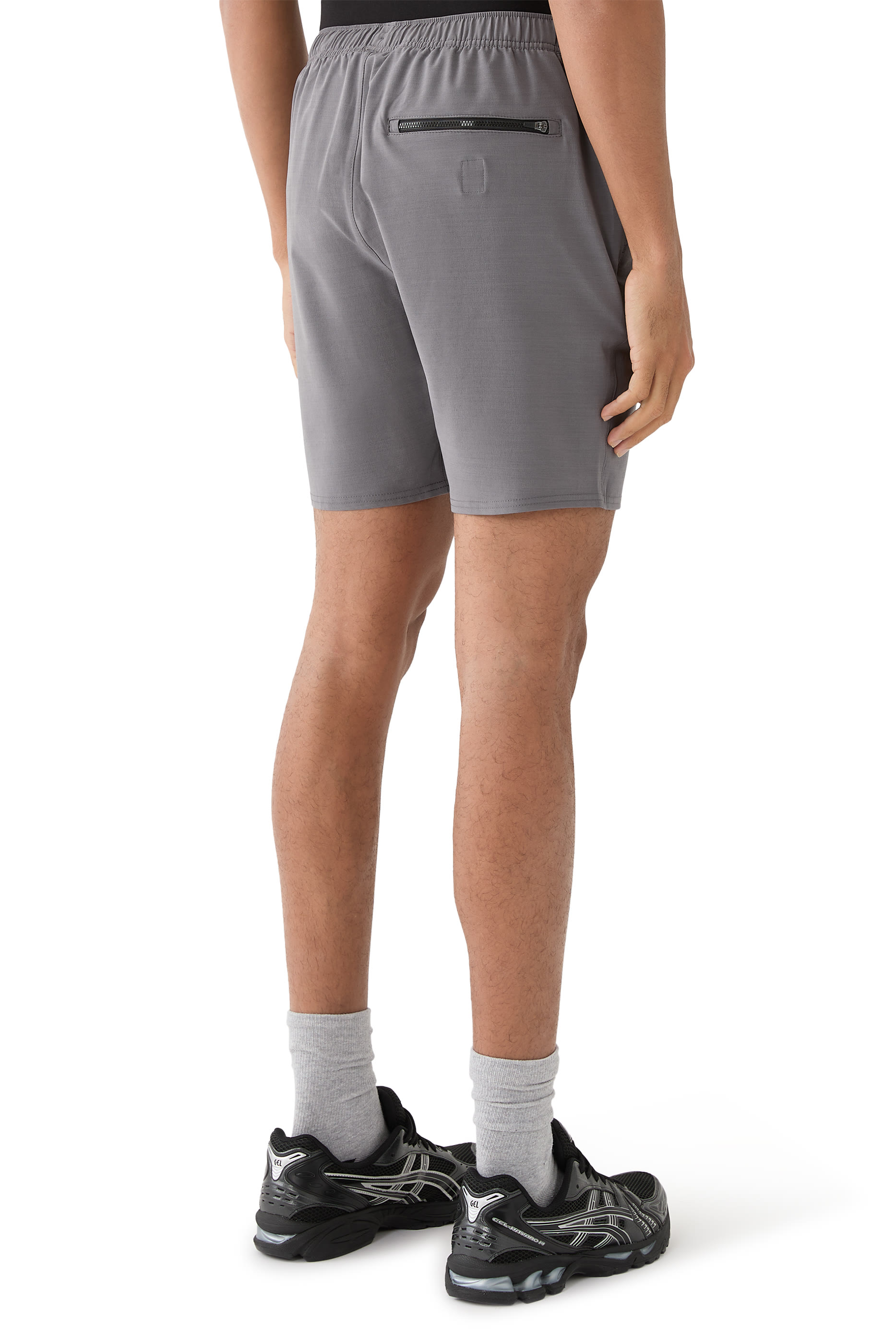 شورت إيليفايت كوري