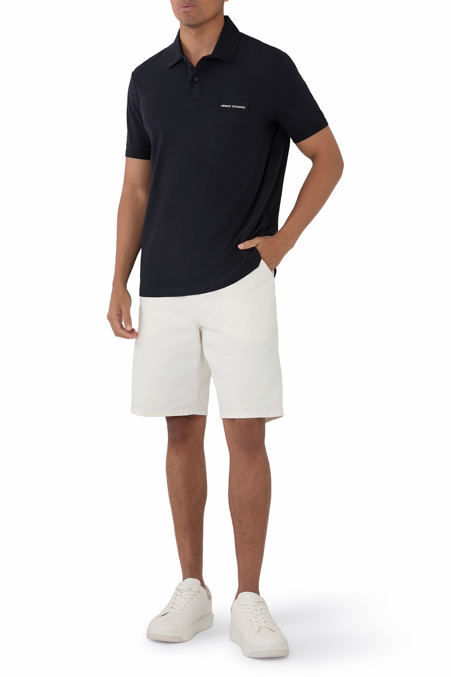 قميص بولو بشعار الماركة