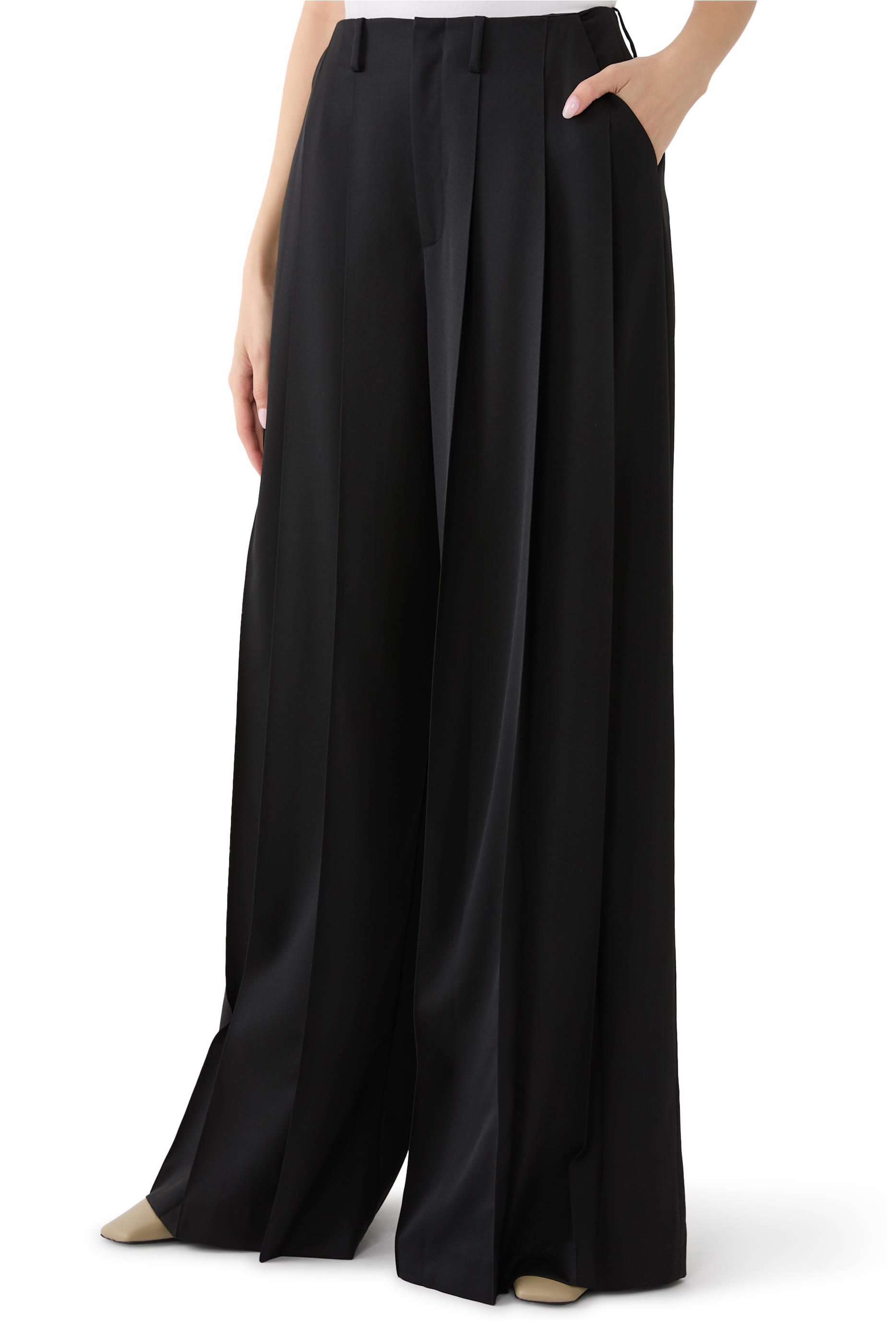 بنطال بقصة ملاءمة للجسم