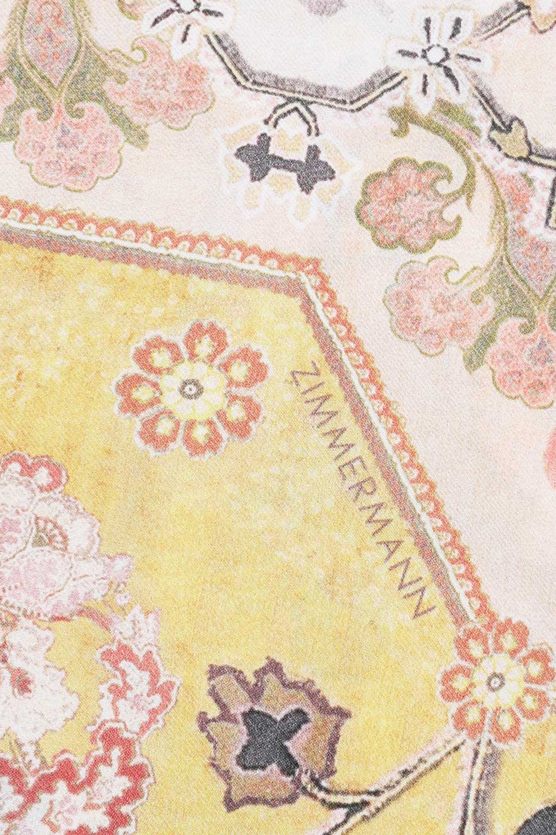 وشاح مربع حرير بطبعات