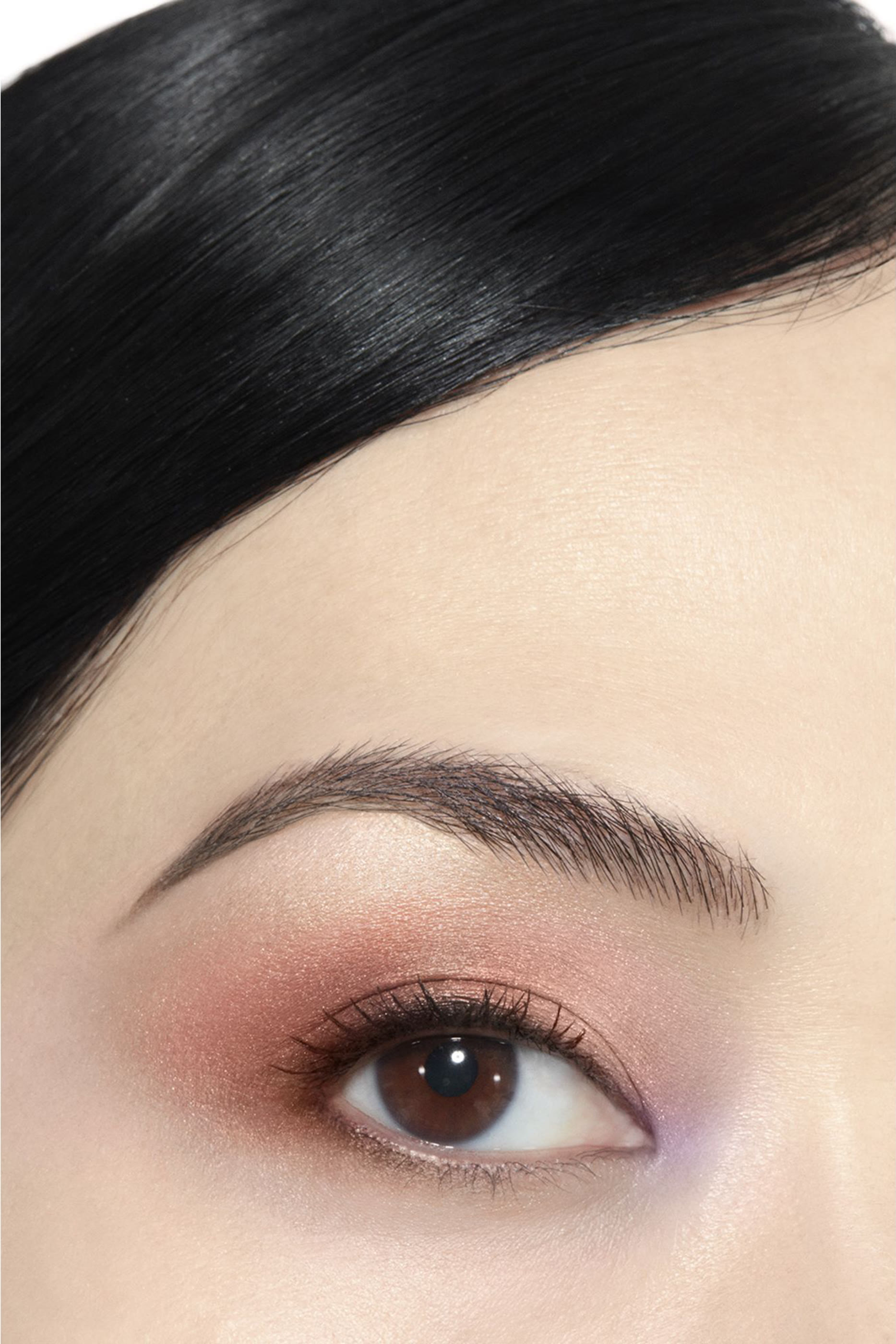 لوحة ظلال عيون Les 4 Ombres Boutons بأربعة ألوان بلمسات نهائية متنوعة