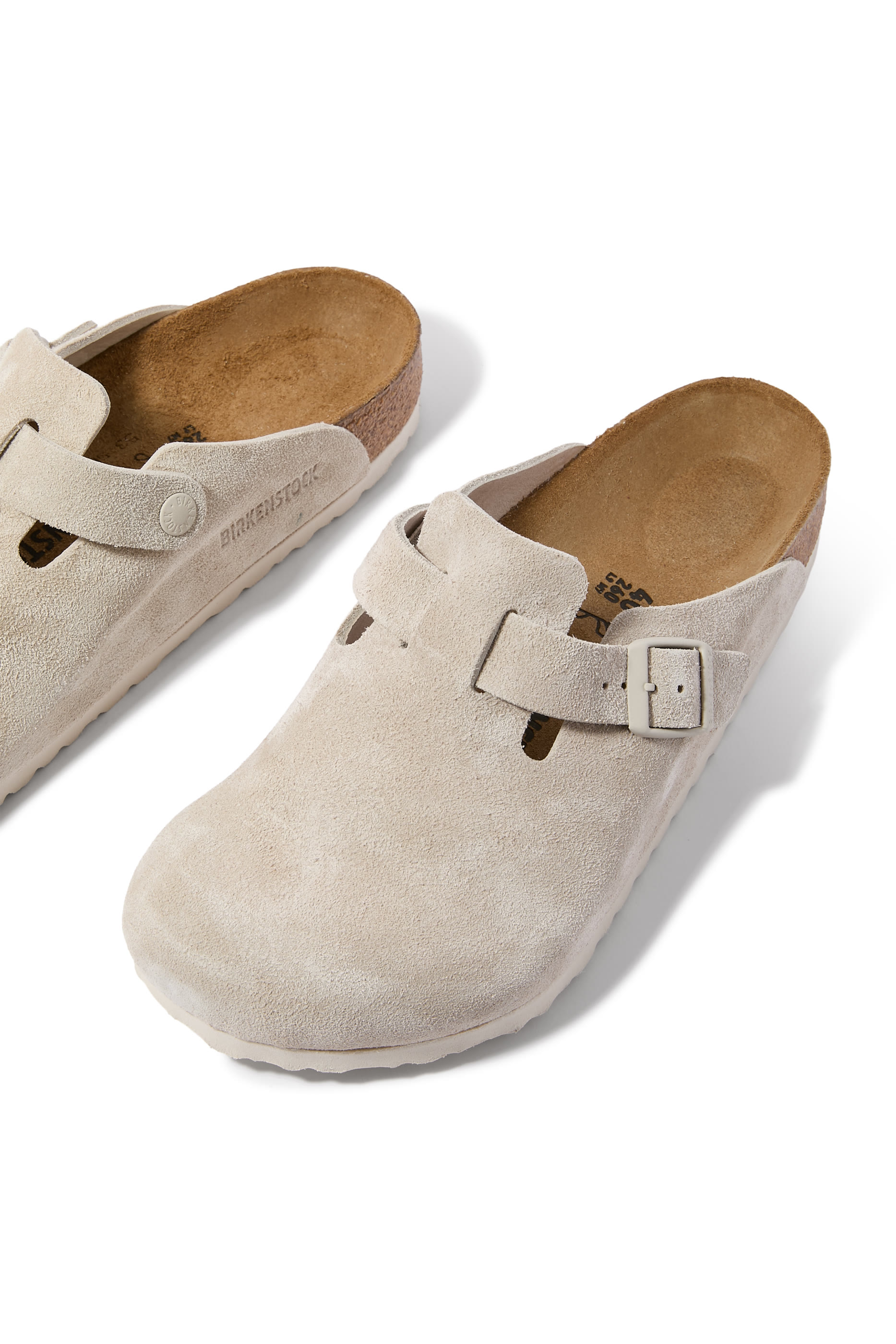 حذاء مفتوح بوسطن