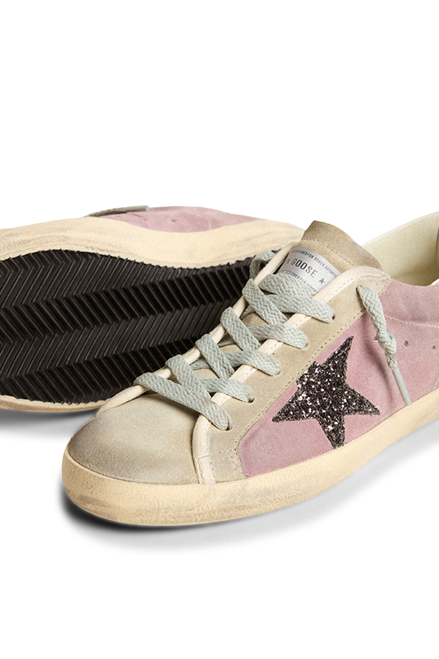 سنيكرز سوبر ستار مع تفاصيل مميزة