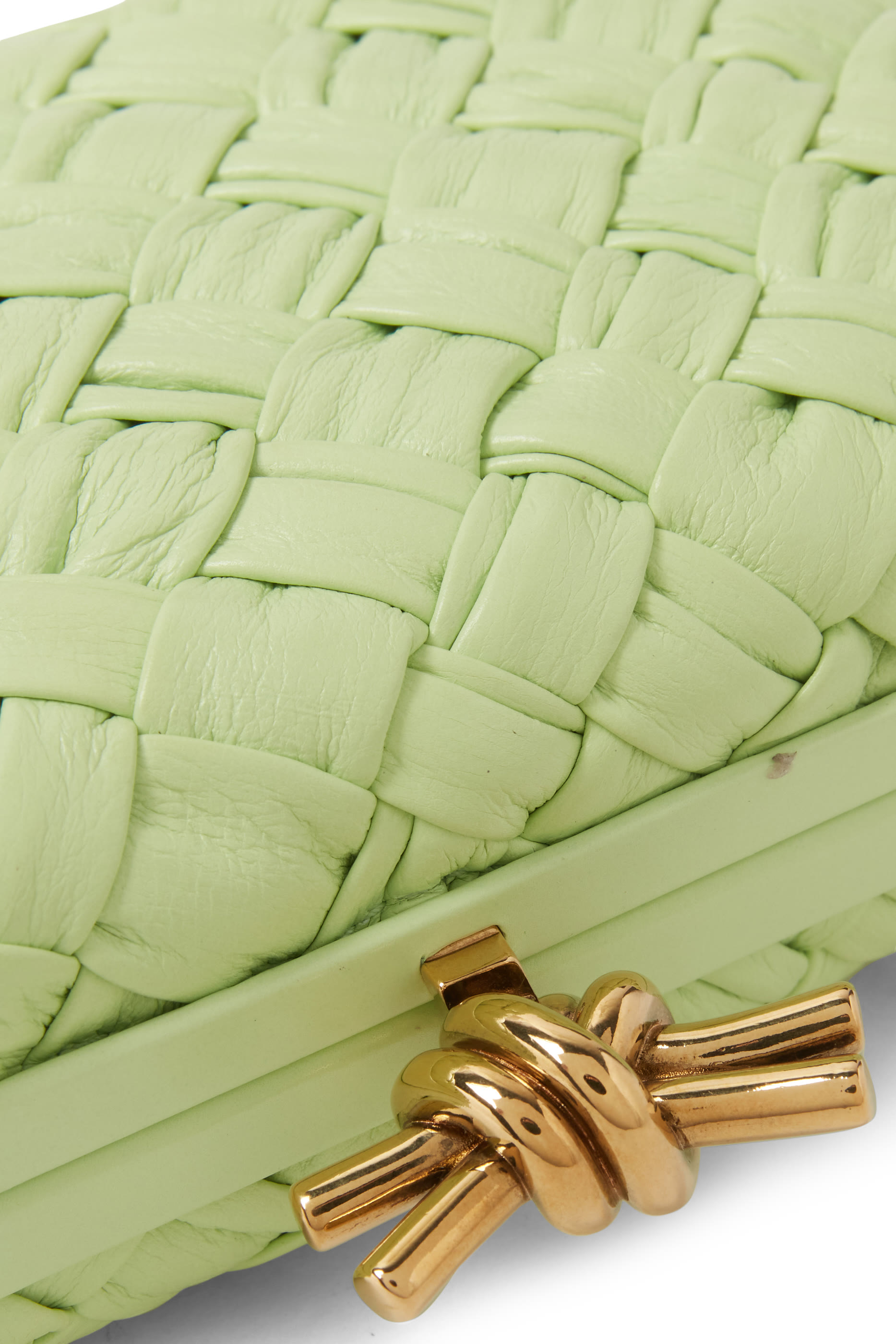 كلاتش ميناوديير بتفاصيل عقدة