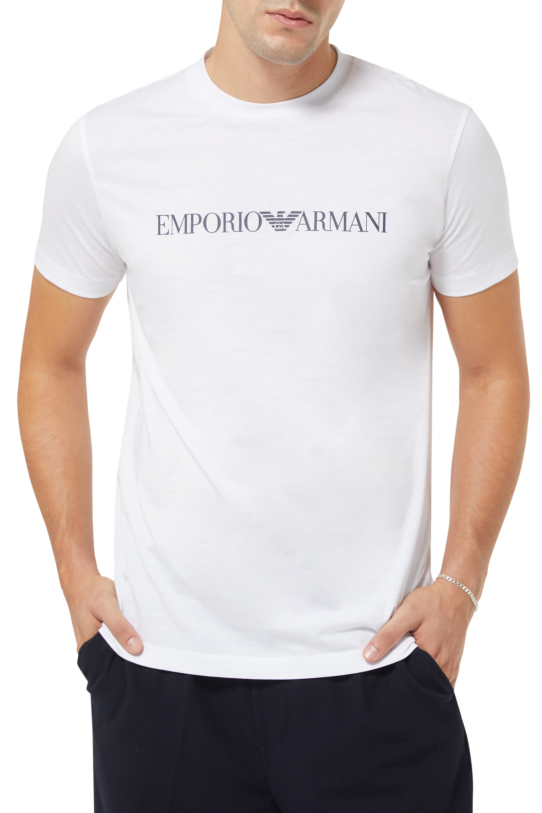 تي شيرت بشعار الماركة كبير الحجم