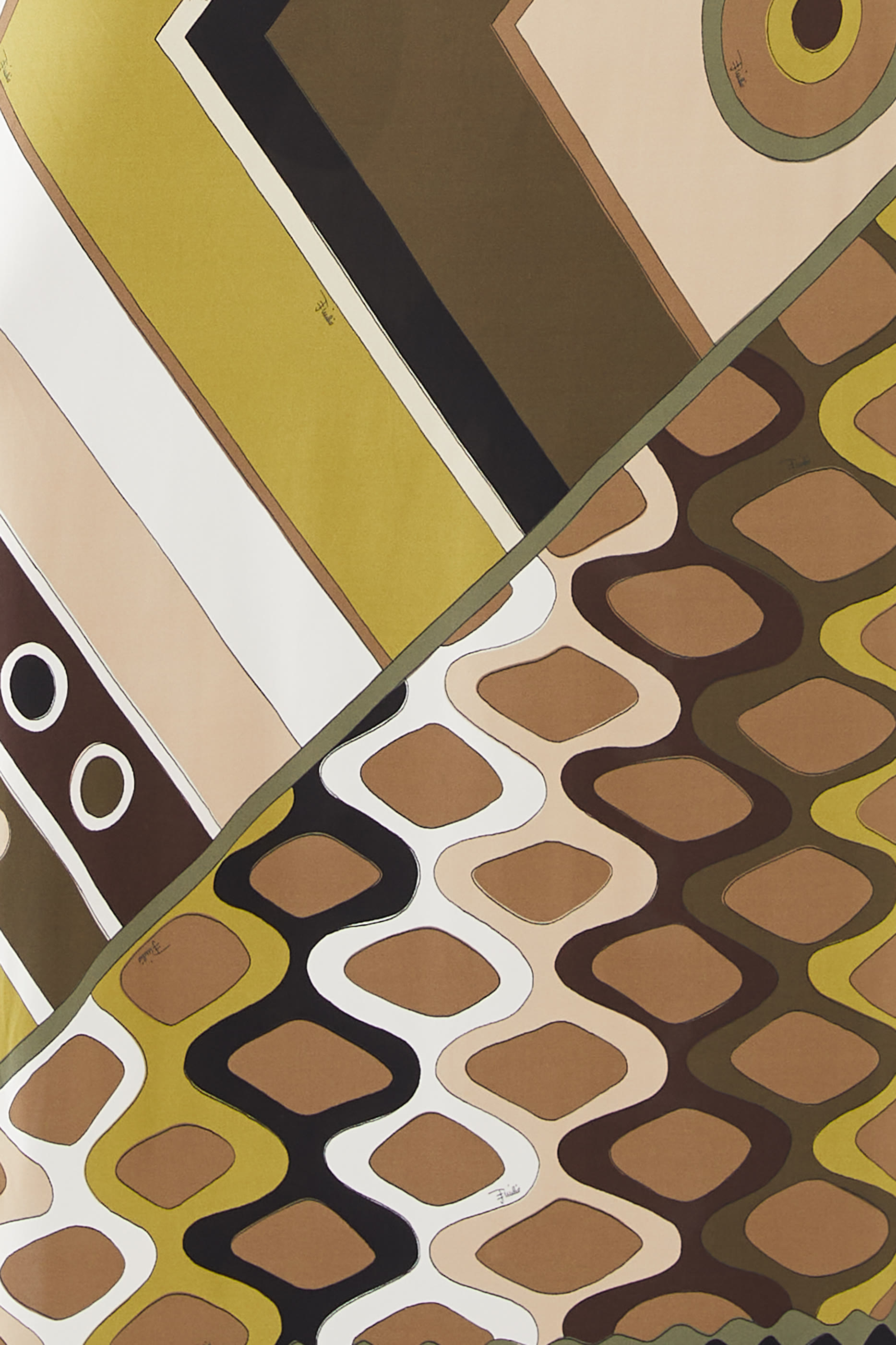 فستان طويل بنقشة فيفارا