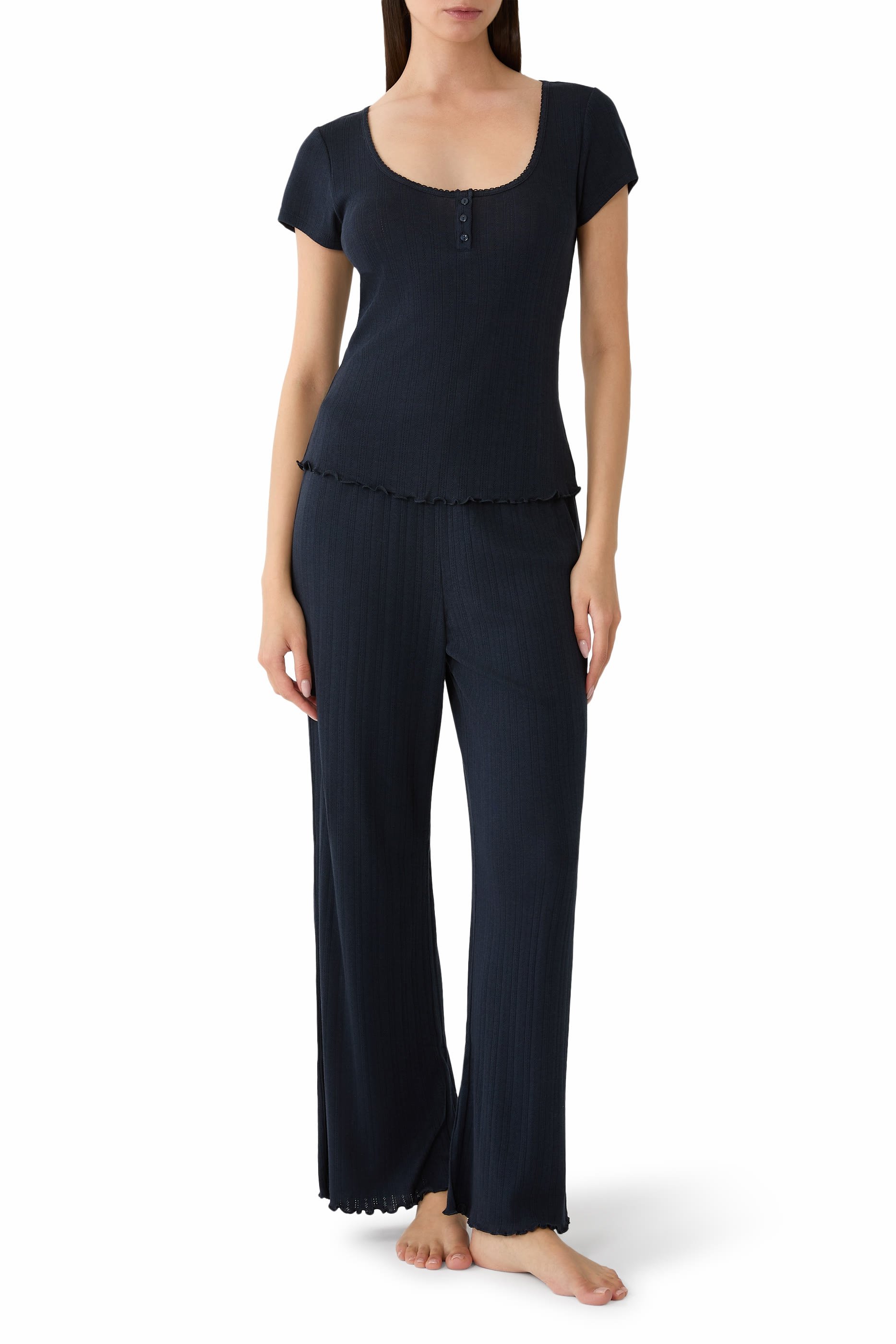 طقم بيجامة بوانتيل بياقة بحواف صدفية