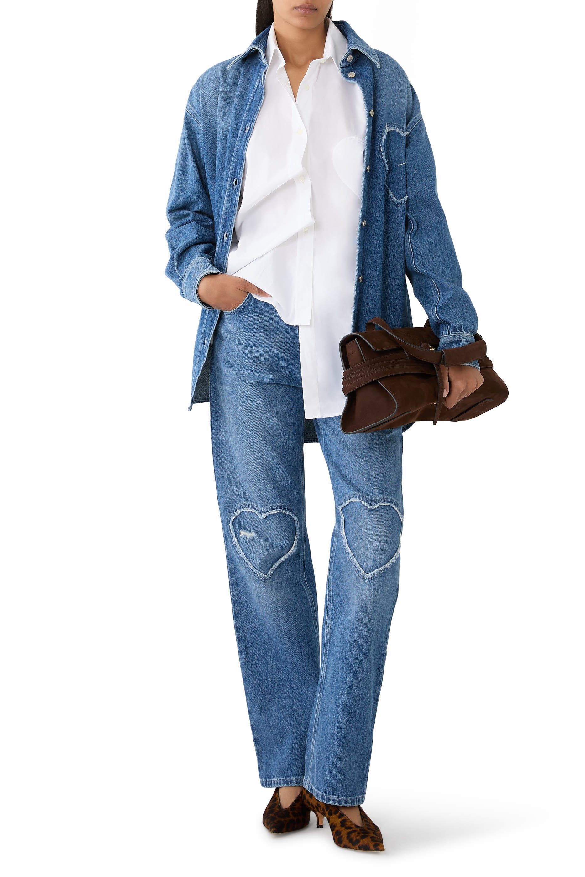 بنطال جينز بقصة مستقيمة مزين بتفاصيل قلب دنيم