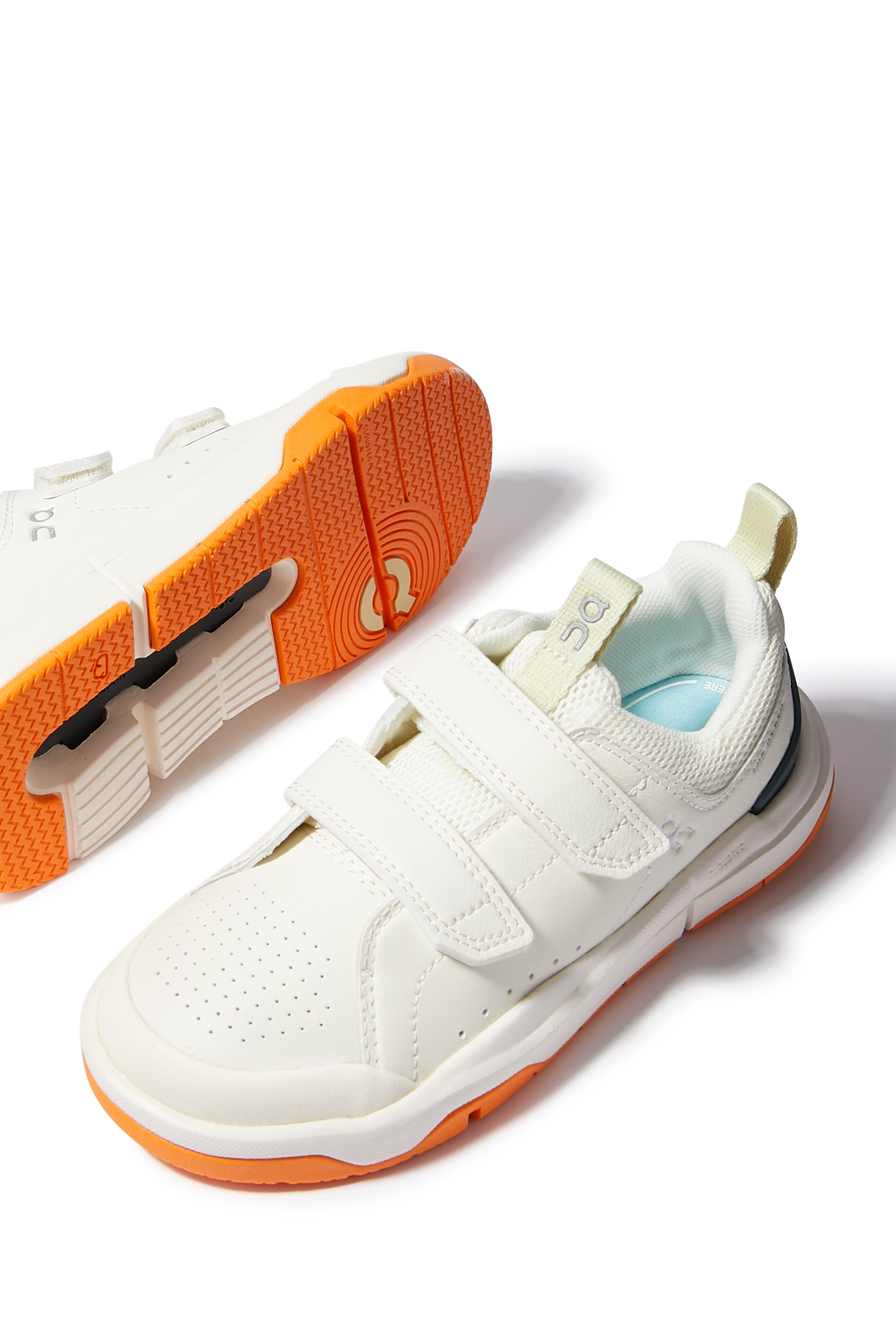 سنيكرز ذا روجر للأطفال