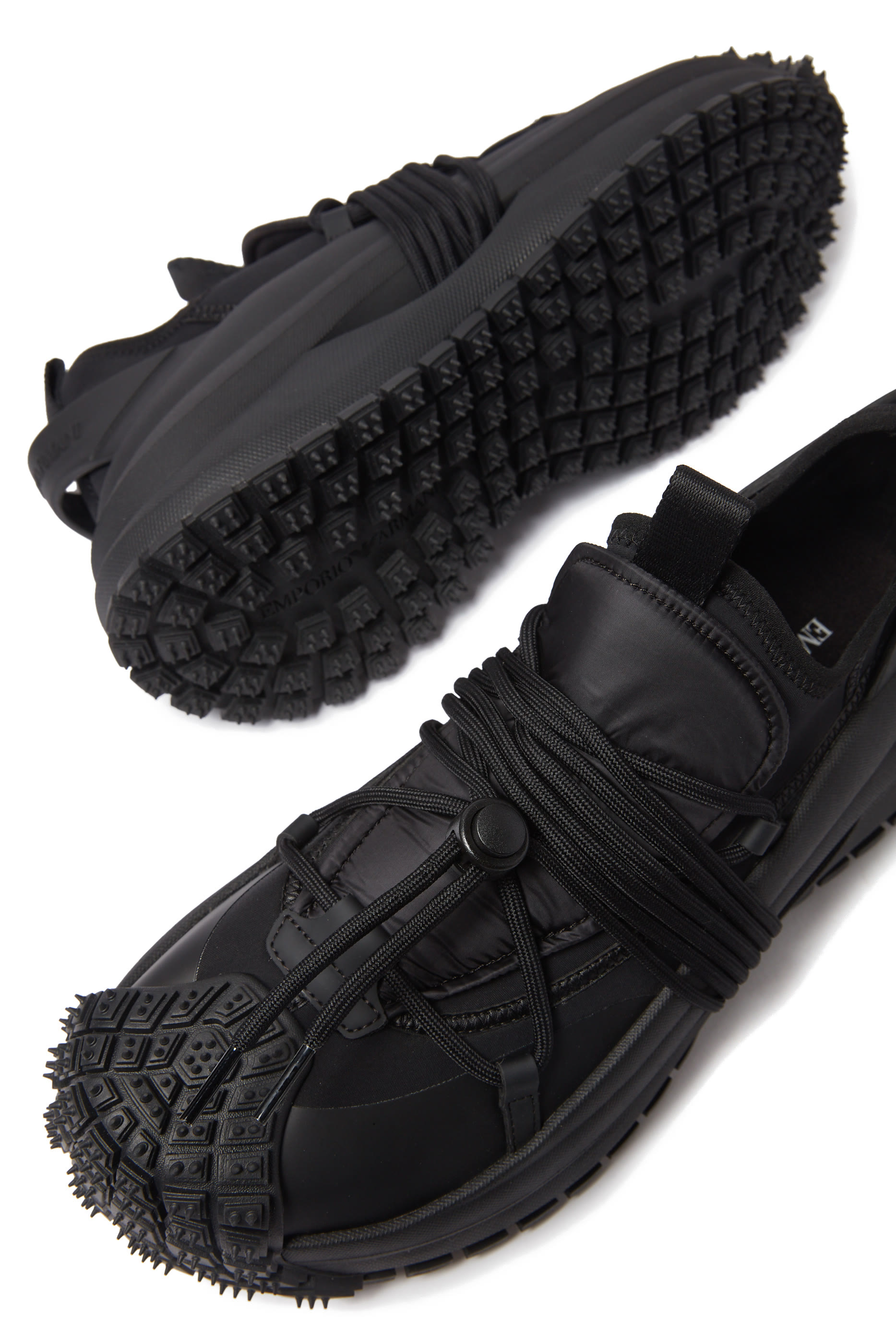 سنيكرز برباط تضييق نايلون ونيوبرين