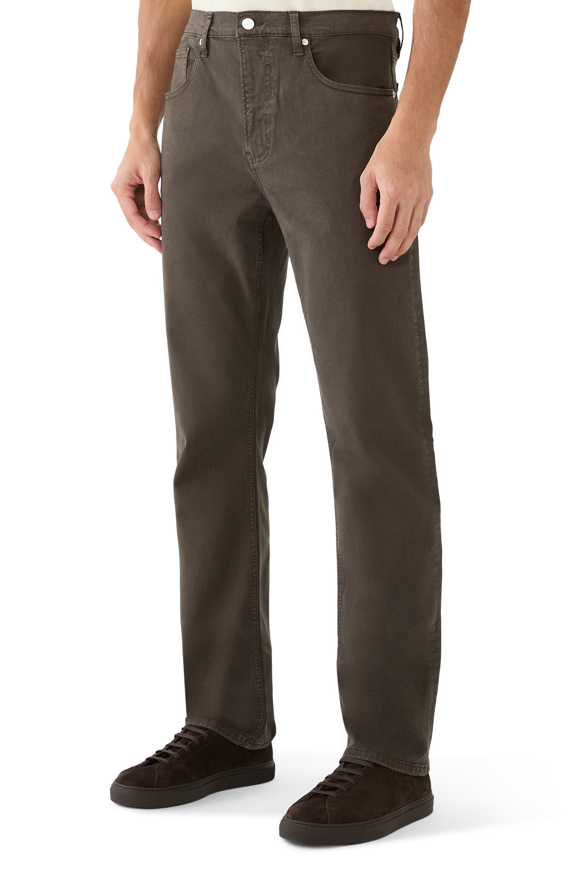 بنطال جينز مودرن بقصة ساق مستقيمة