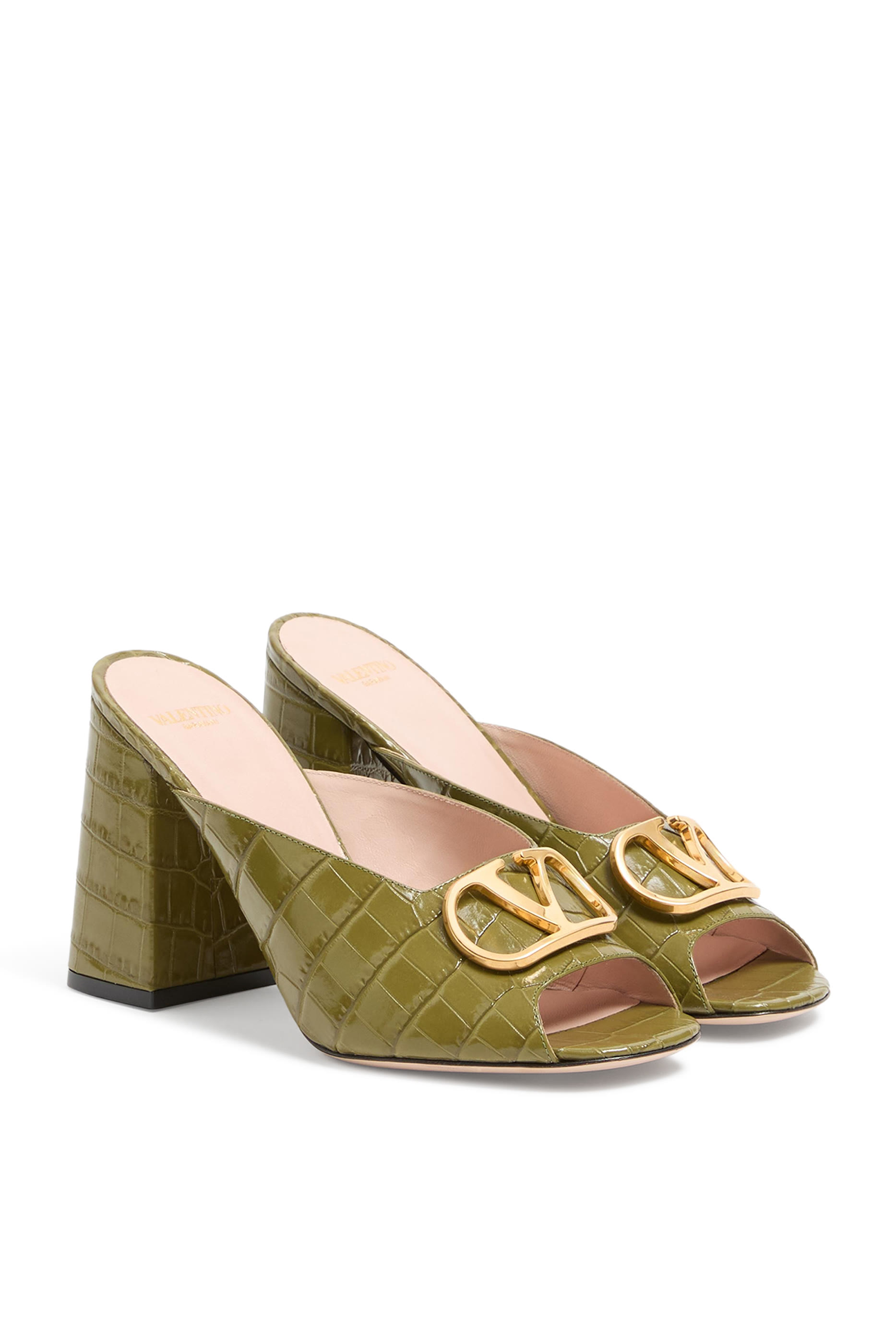 صندل 95 بحلية شعار الماركة جلد عجل بنقشة