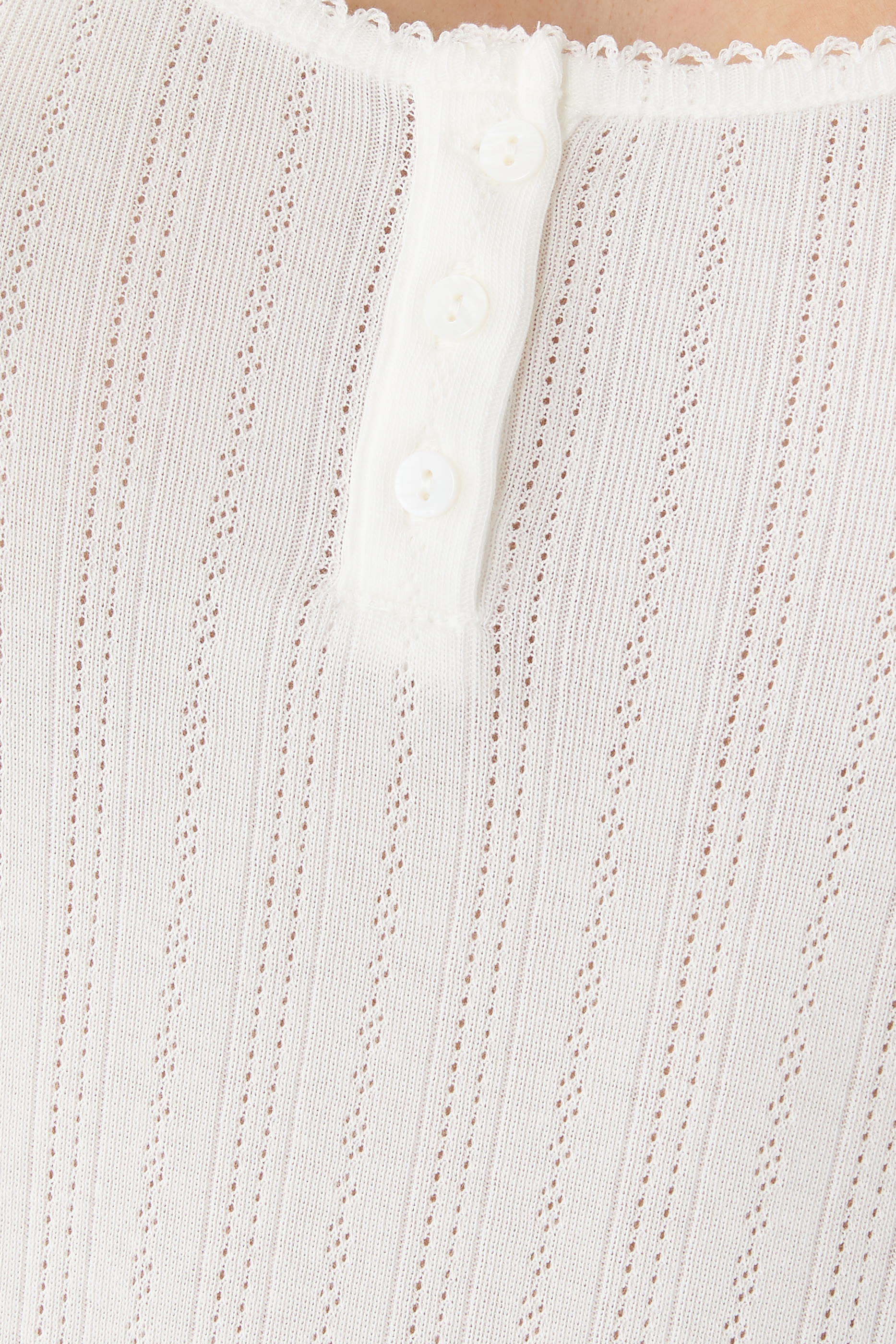 طقم بيجامة بوانتيل بياقة بحواف صدفية