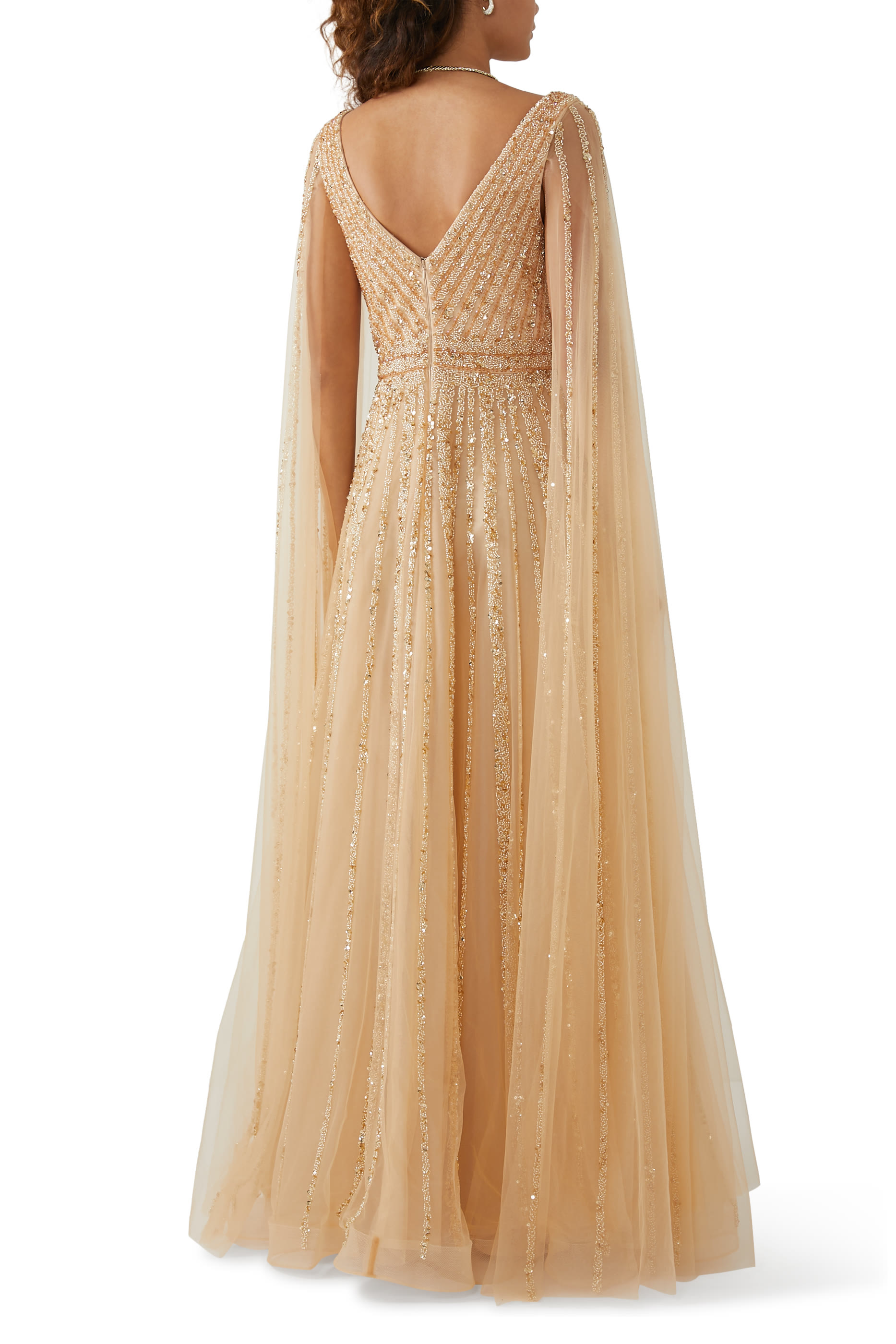 فستان سهرة بأكمام كاب