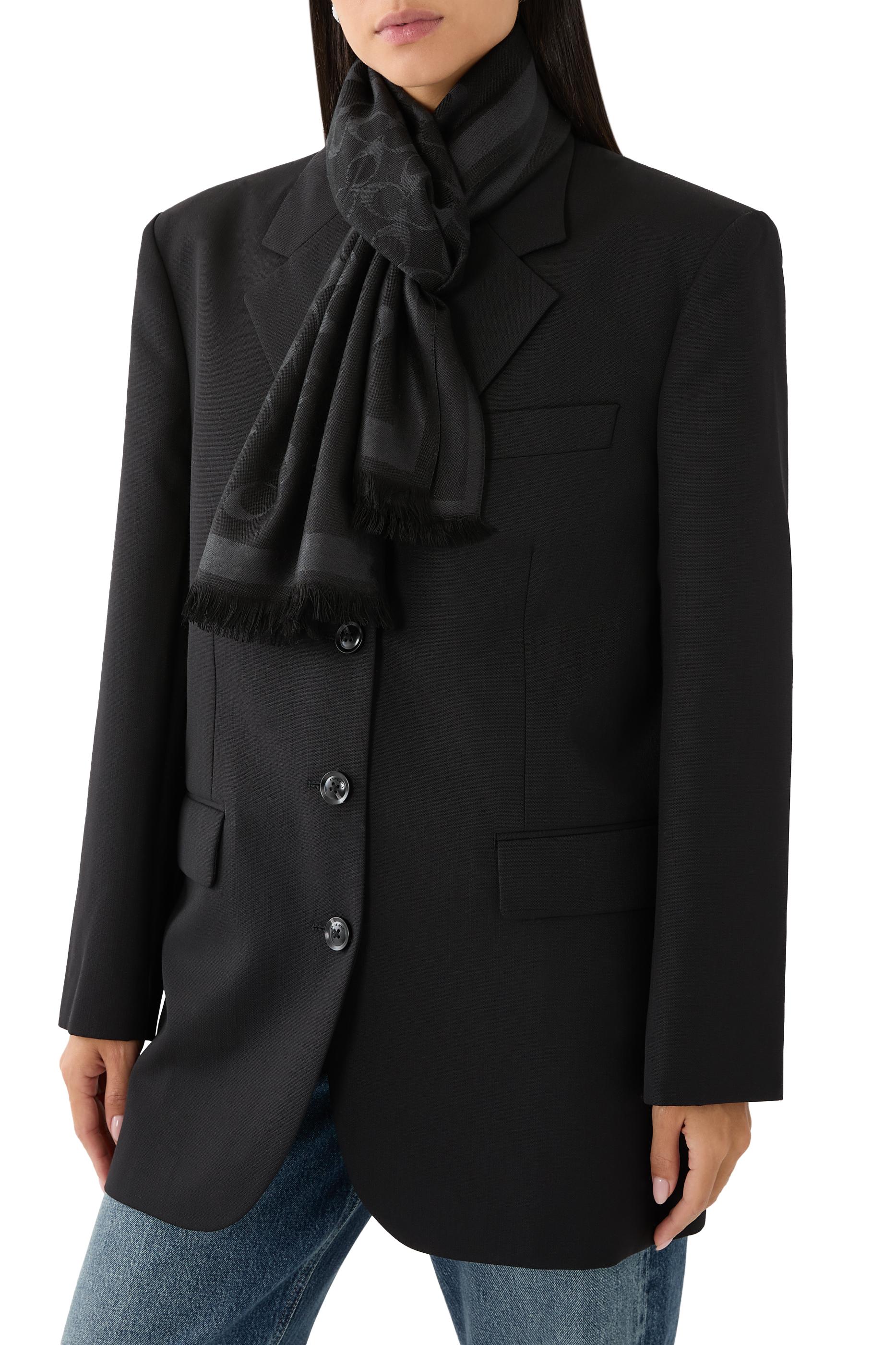 وشاح بشعار الماركة