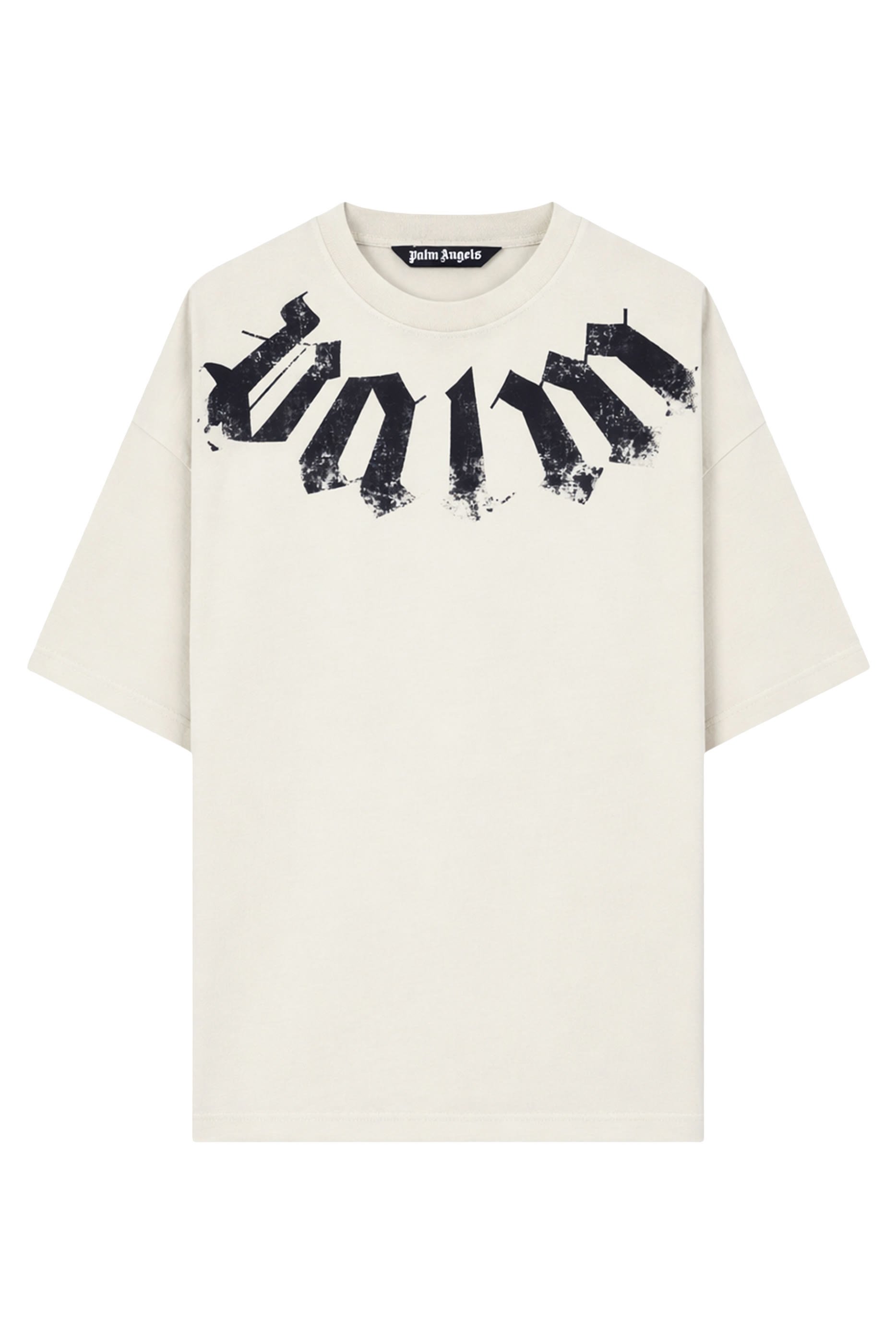 تيشيرت بشعار الماركة بحجم كبير عند الياقة