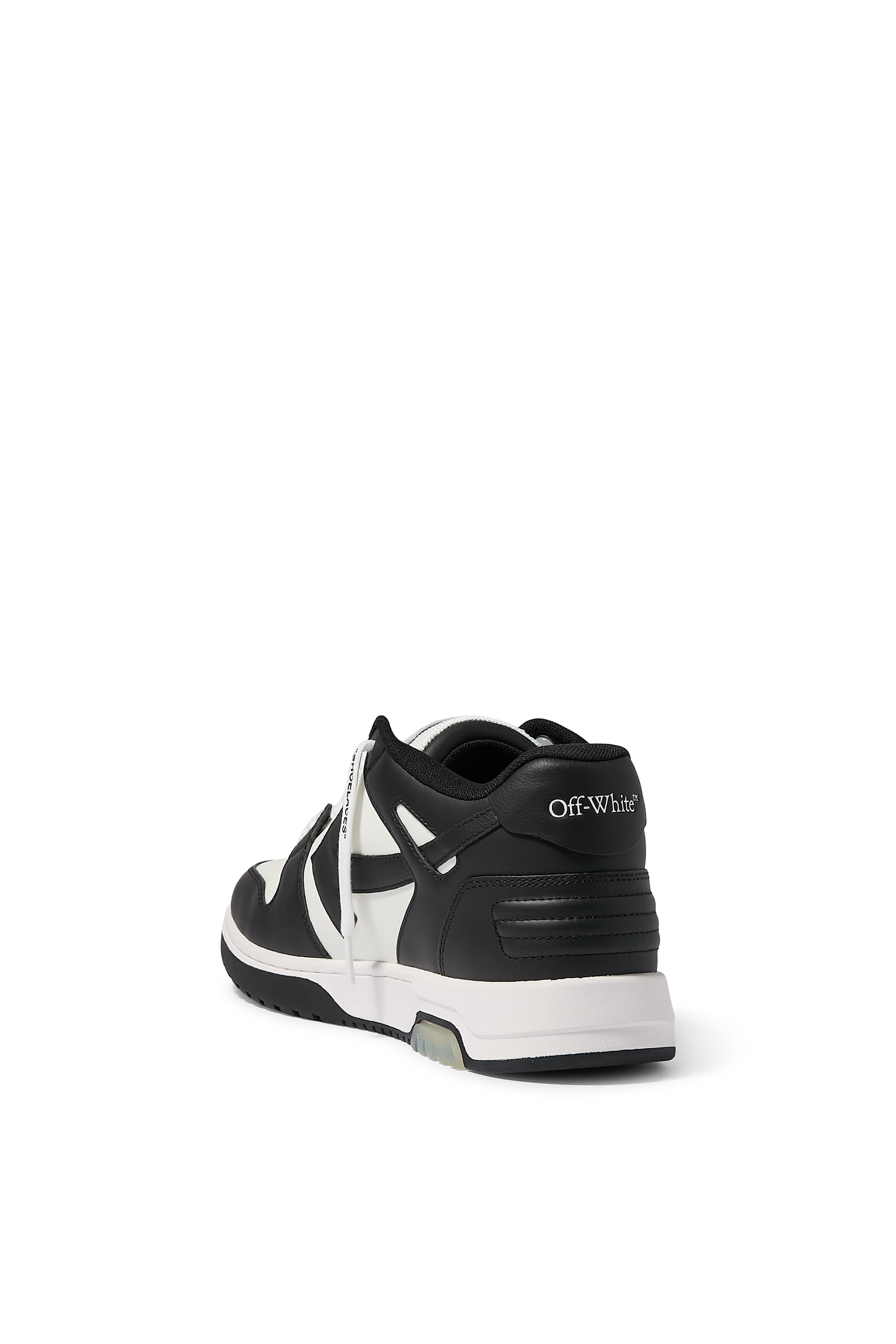 سنيكرز أوت اوف اوفيس