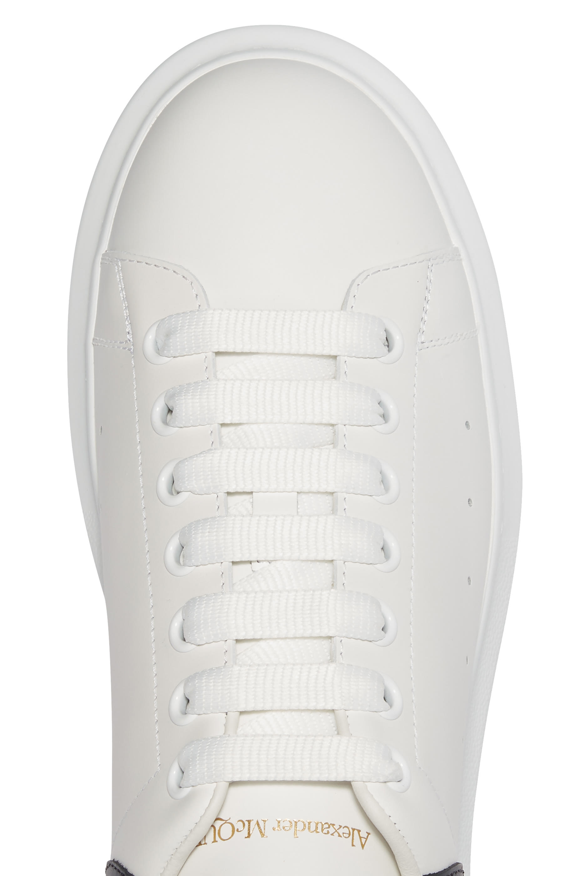 سنيكرز جلد بنعل سميك