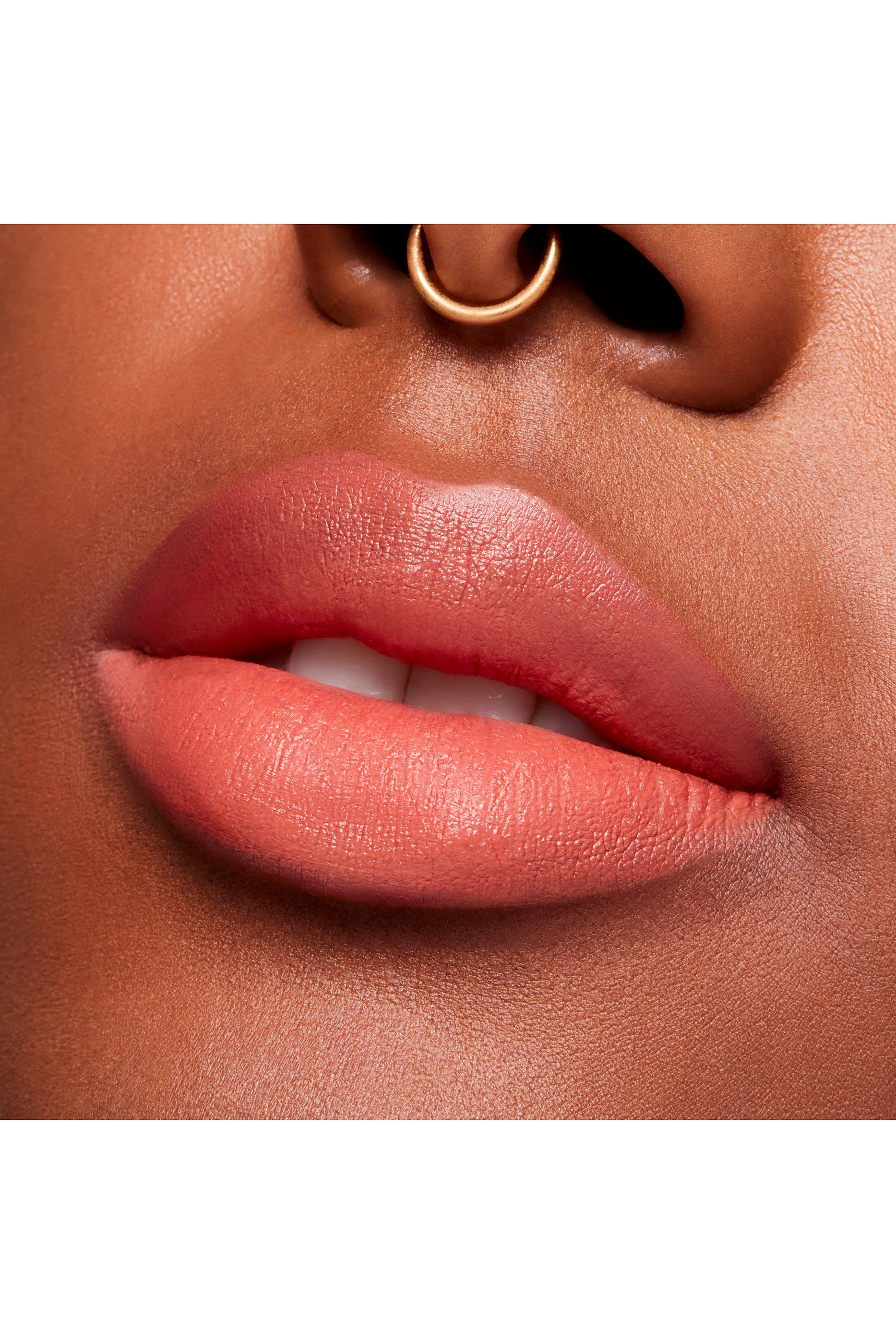 أحمر شفاه باودر كيس فيلفيت بلور سليم ستيك