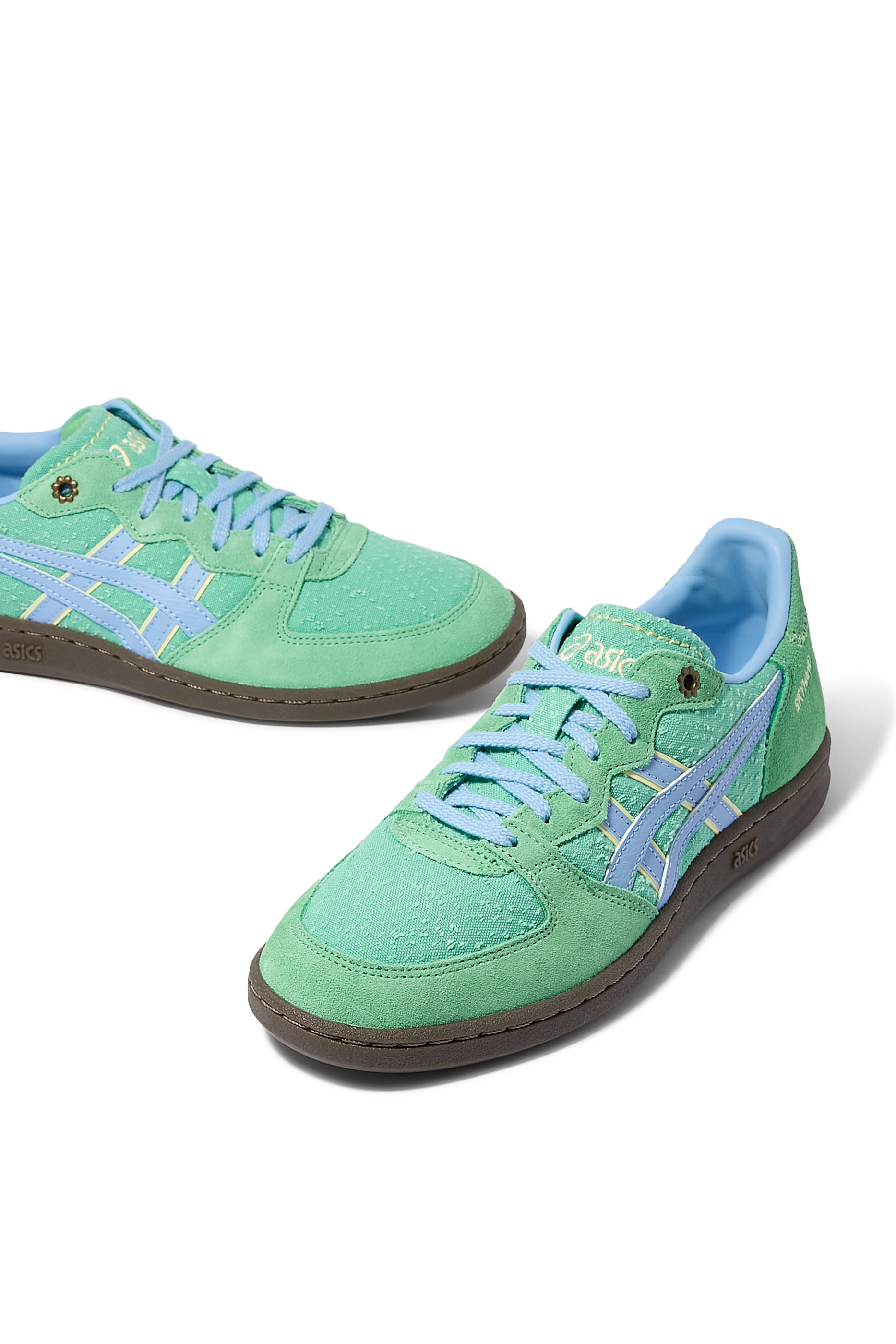 سنيكرز سكايهاند أو جي