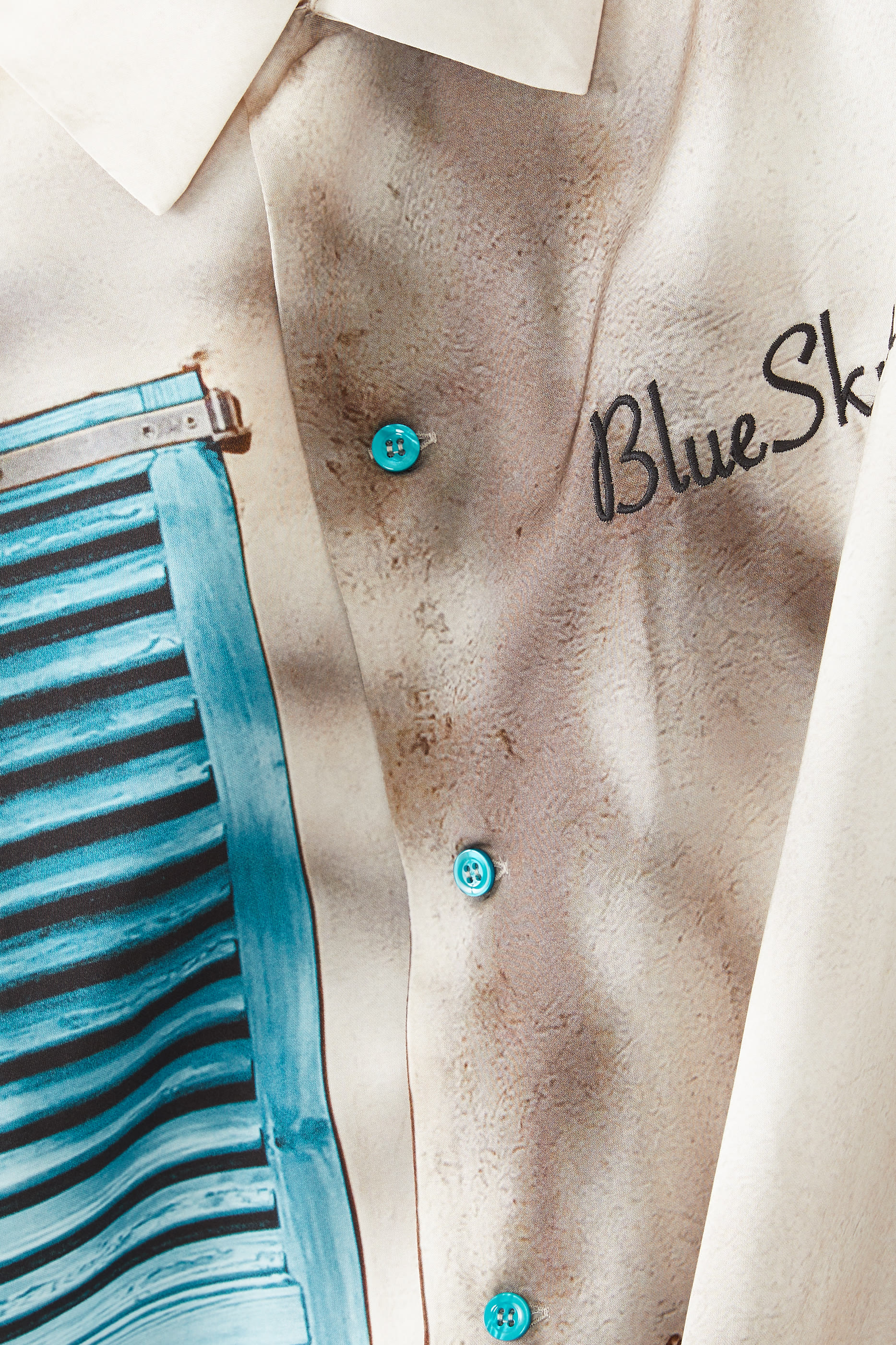 قميص ويندو بطبعة غرافيكية