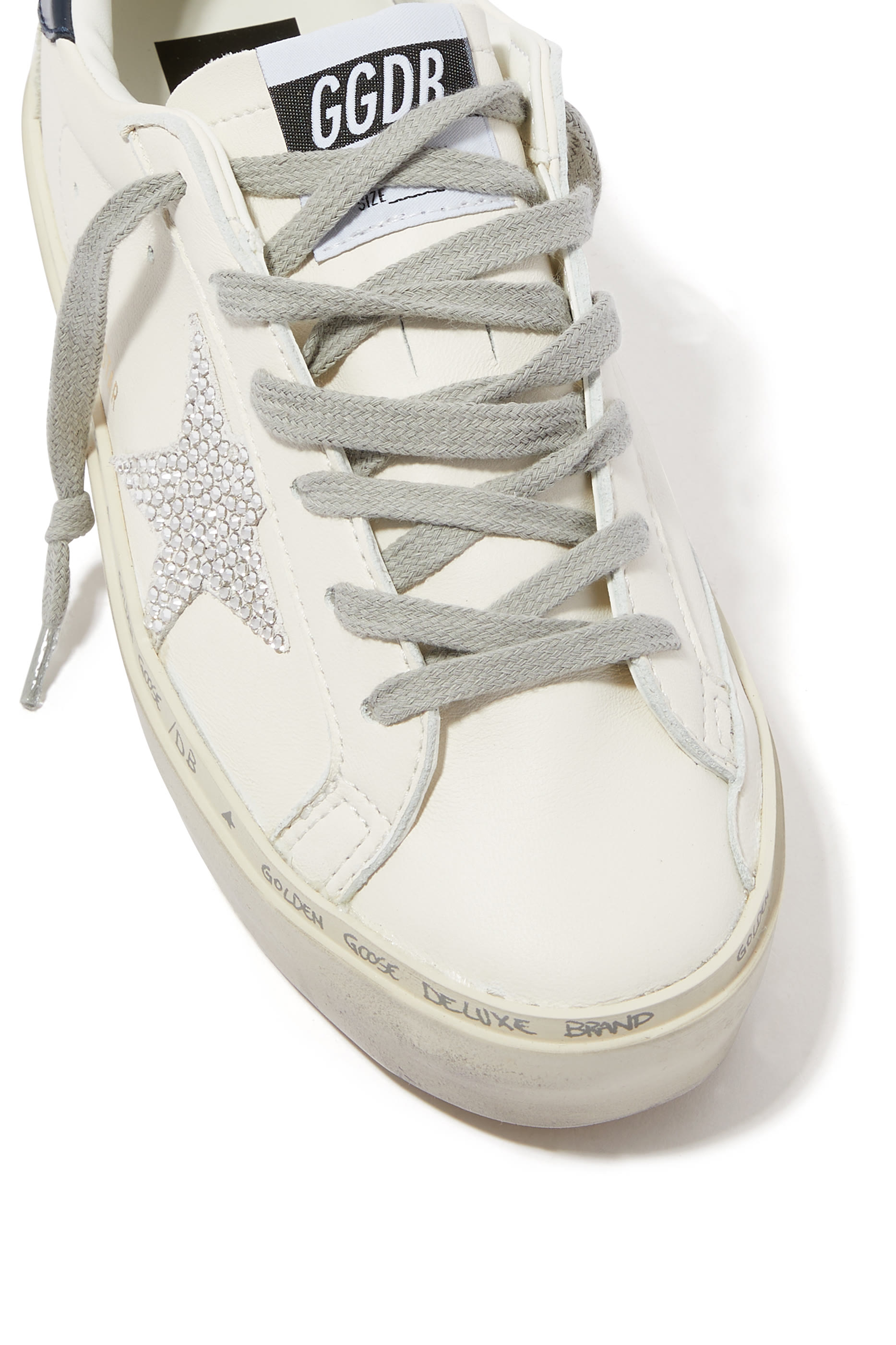 سنيكرز هاي ستار بكاحل منخفض ونعل سميك