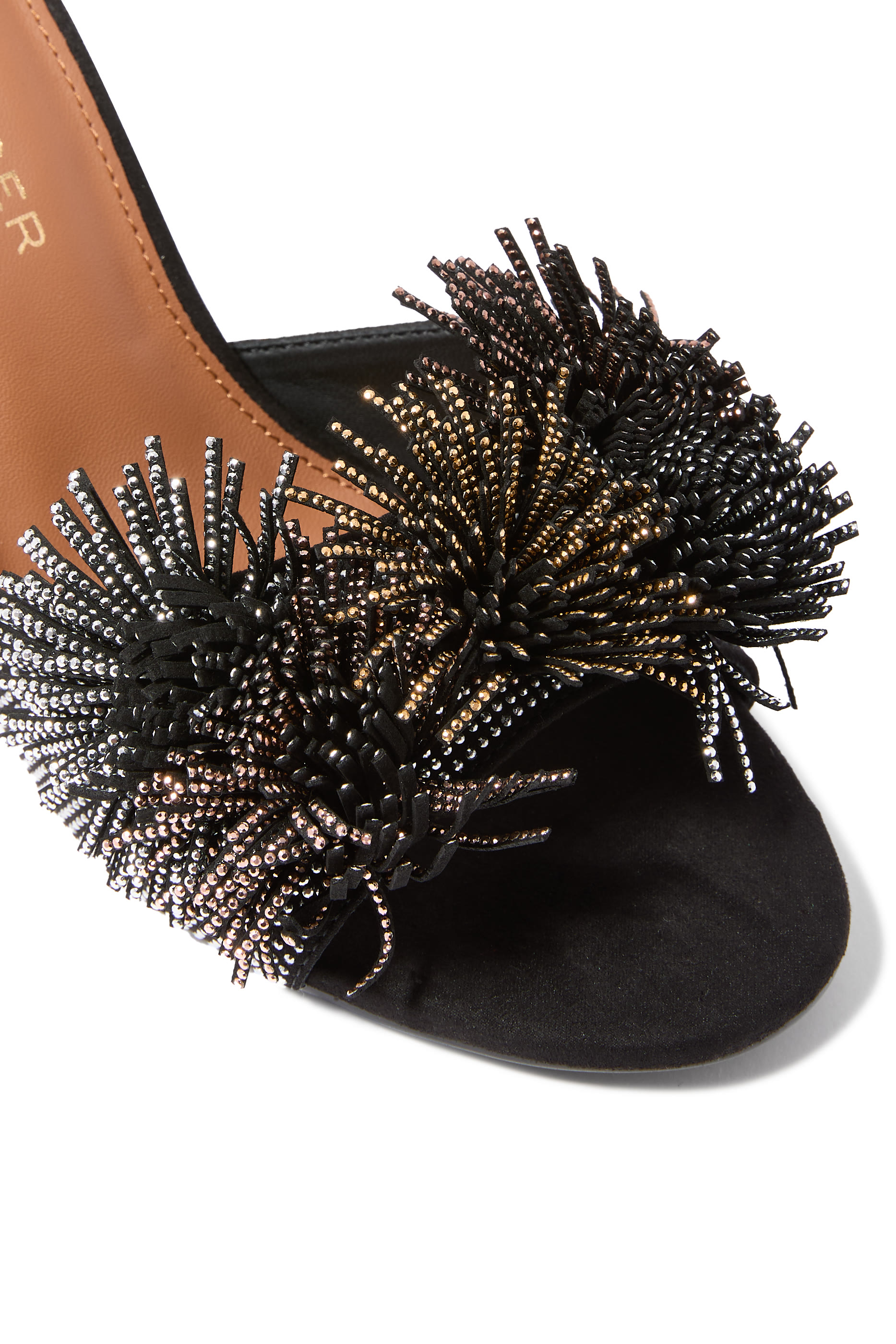 صندل بأربطة حول الكاحل 70 بزخارف بوم بوم