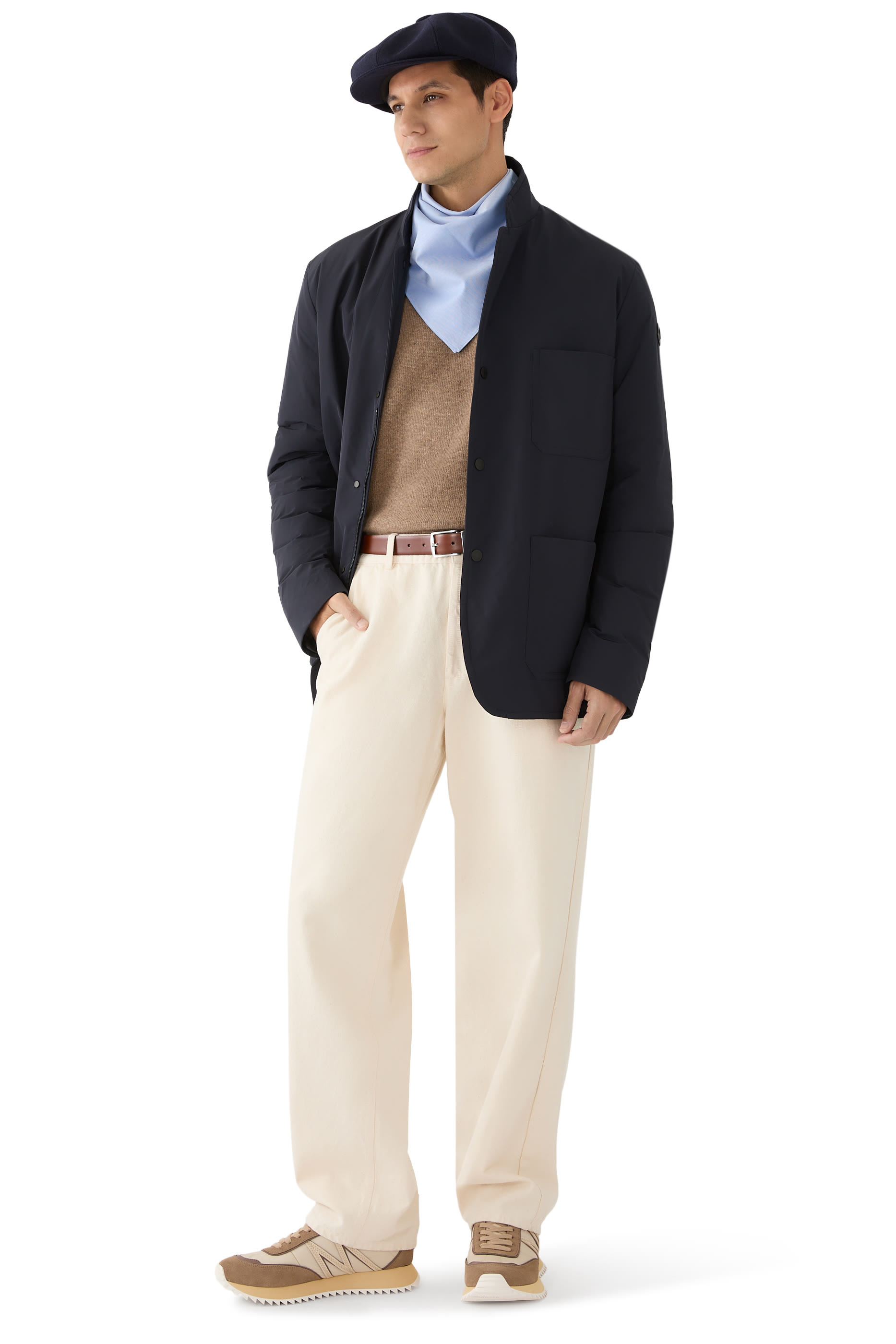 قبعة بشعار الماركة