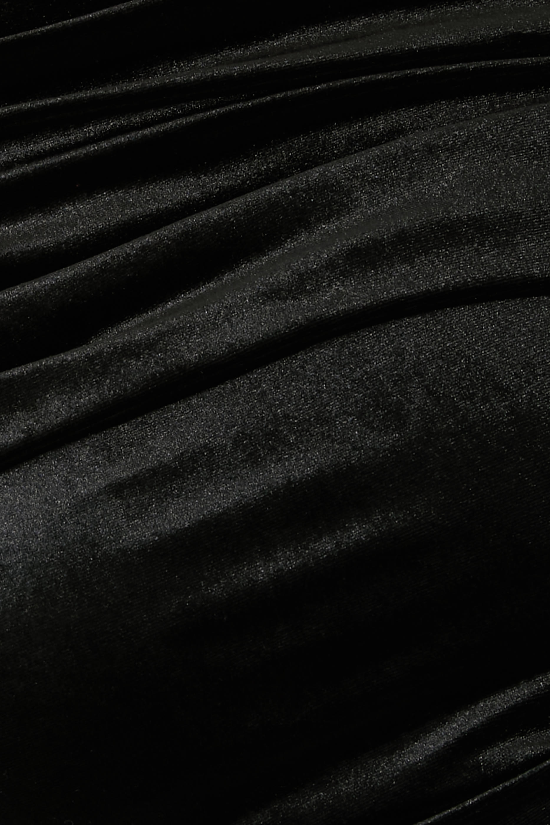 فستان سهرة نوفا بكتف مكشوف مخمل