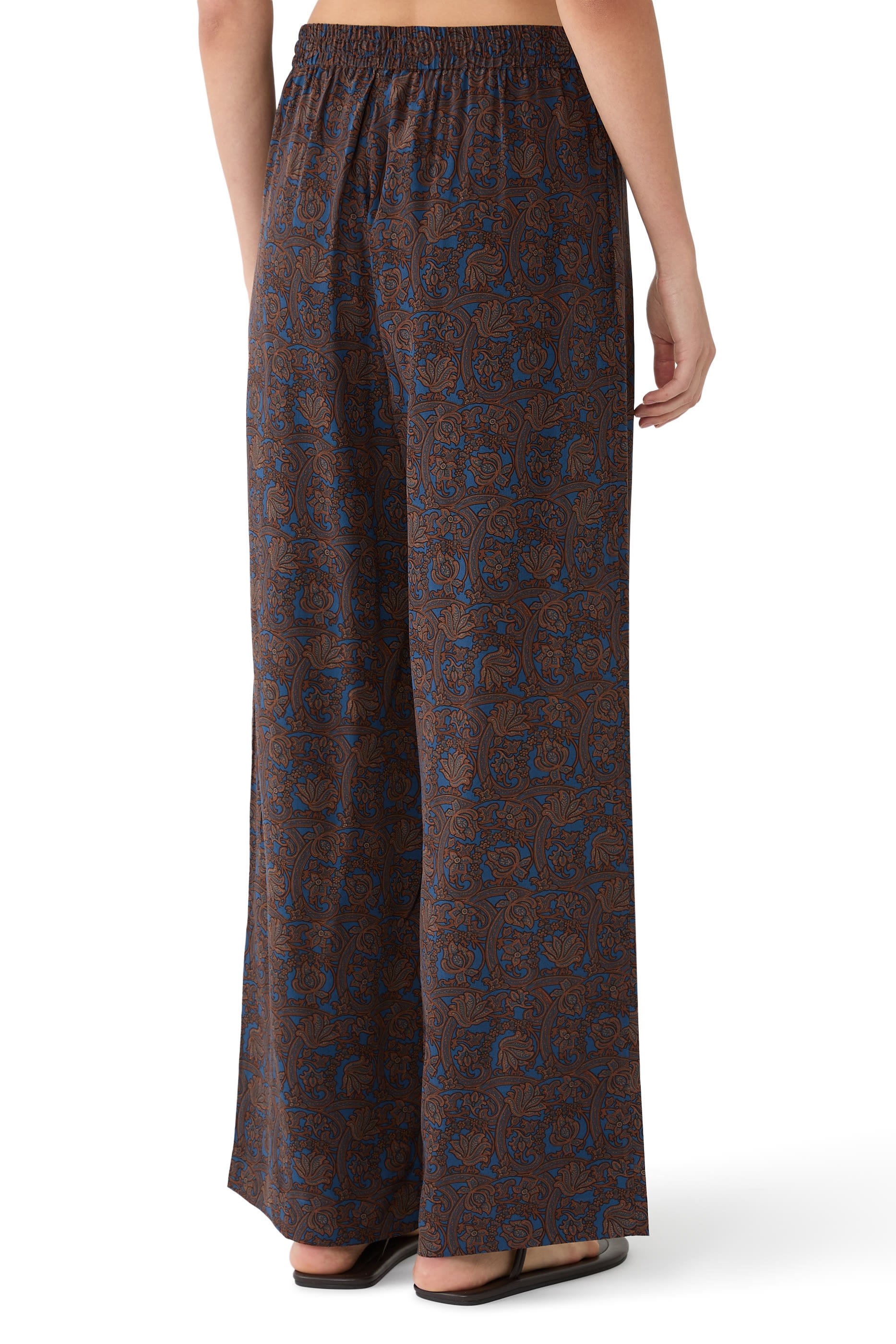 بنطال برباط تضييق ونقشة نبات الصبار