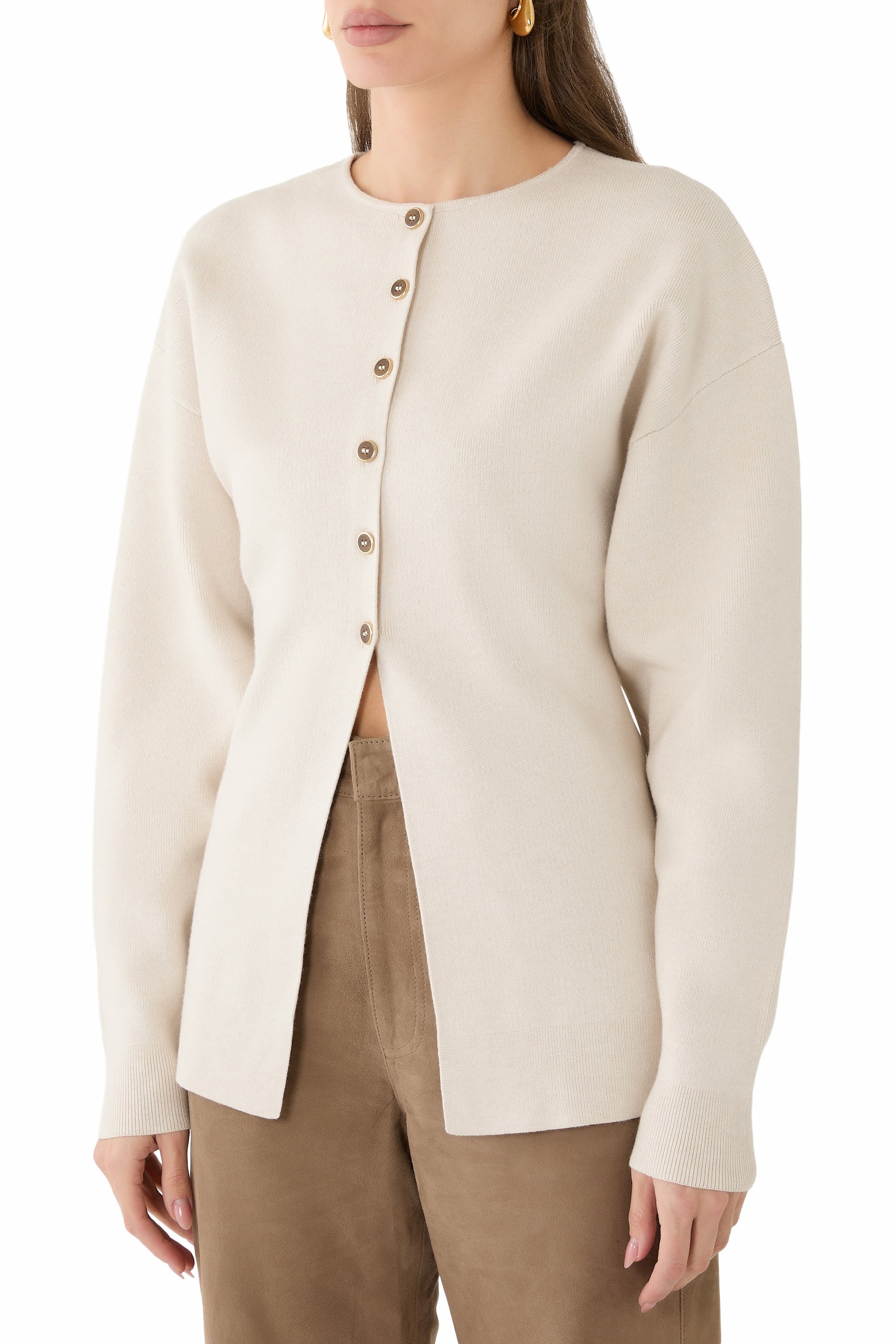 كنزةة بنمط كارديجان بأكمام منفوخة