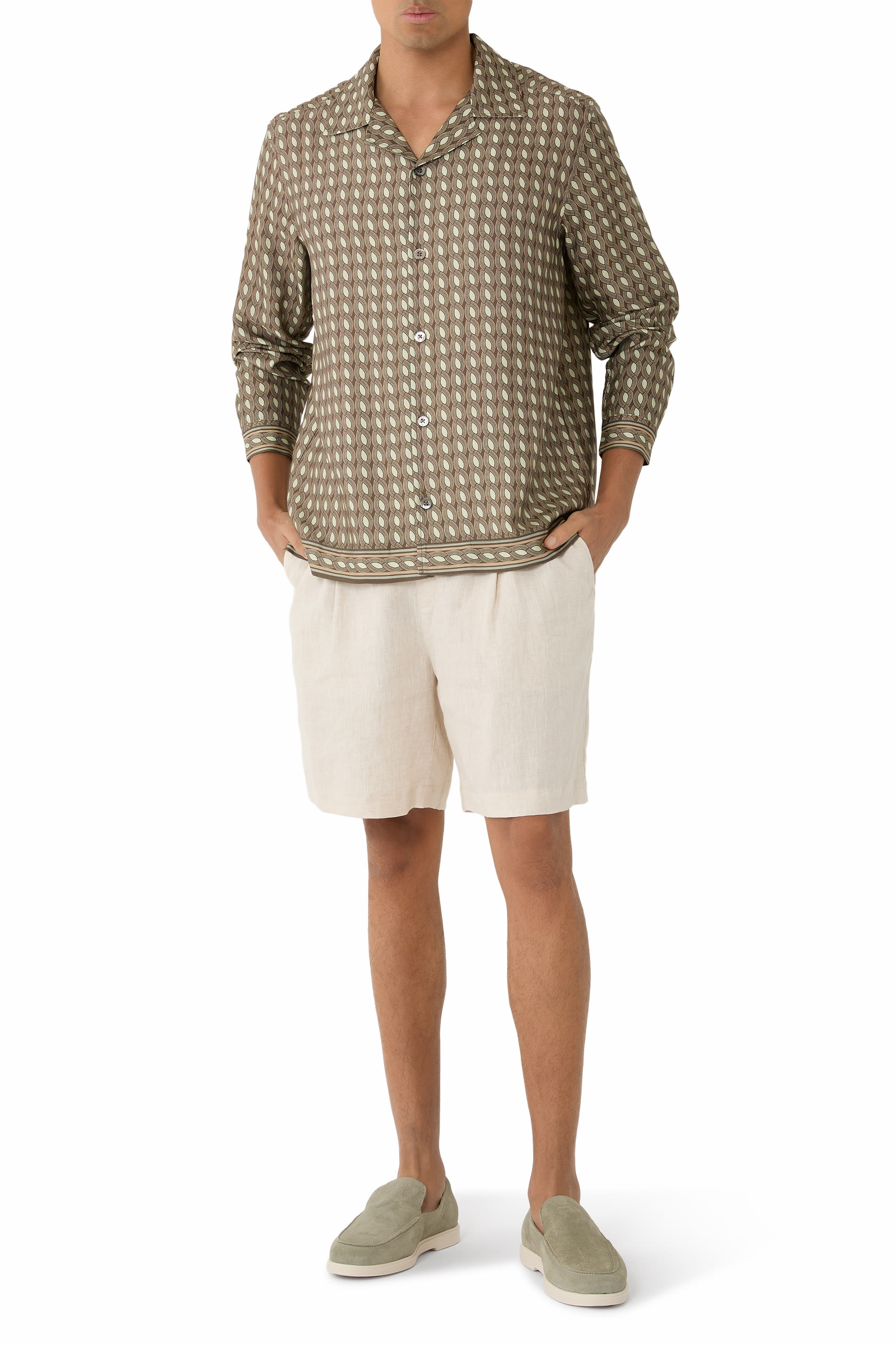 قميص بأكمام طويلة ونقشة مونيتو