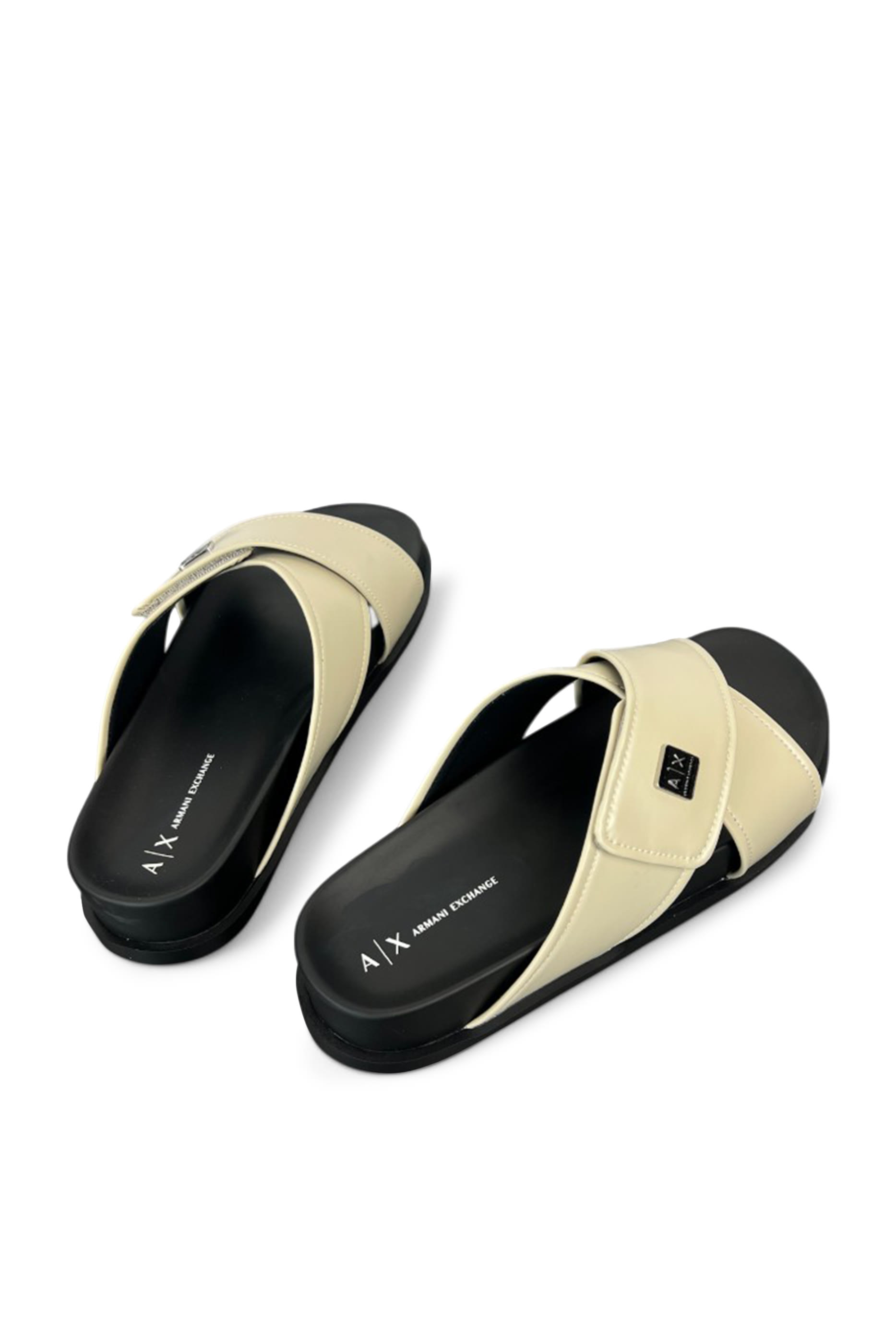 صندل بشعار الماركة