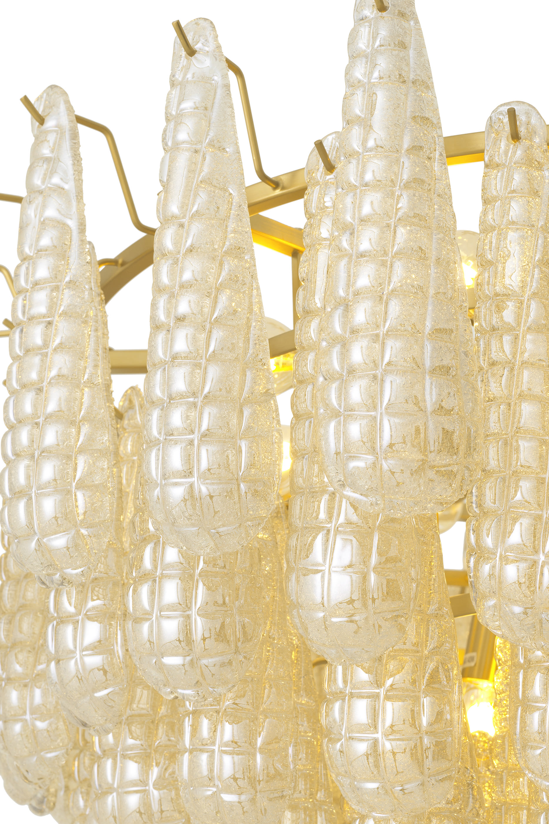 ثريا تشافيس كبيرة