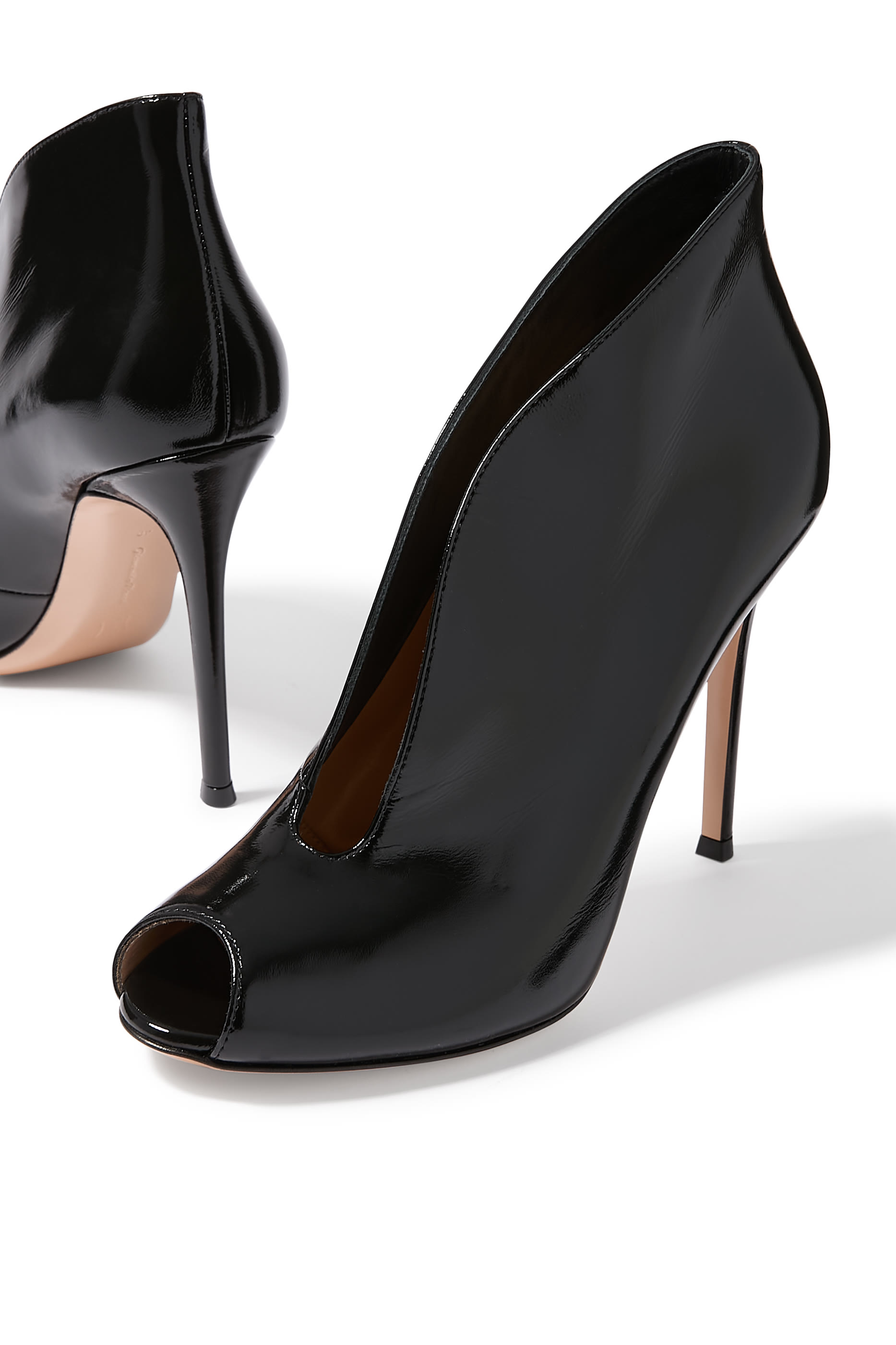 حذاء بوت فامب 105