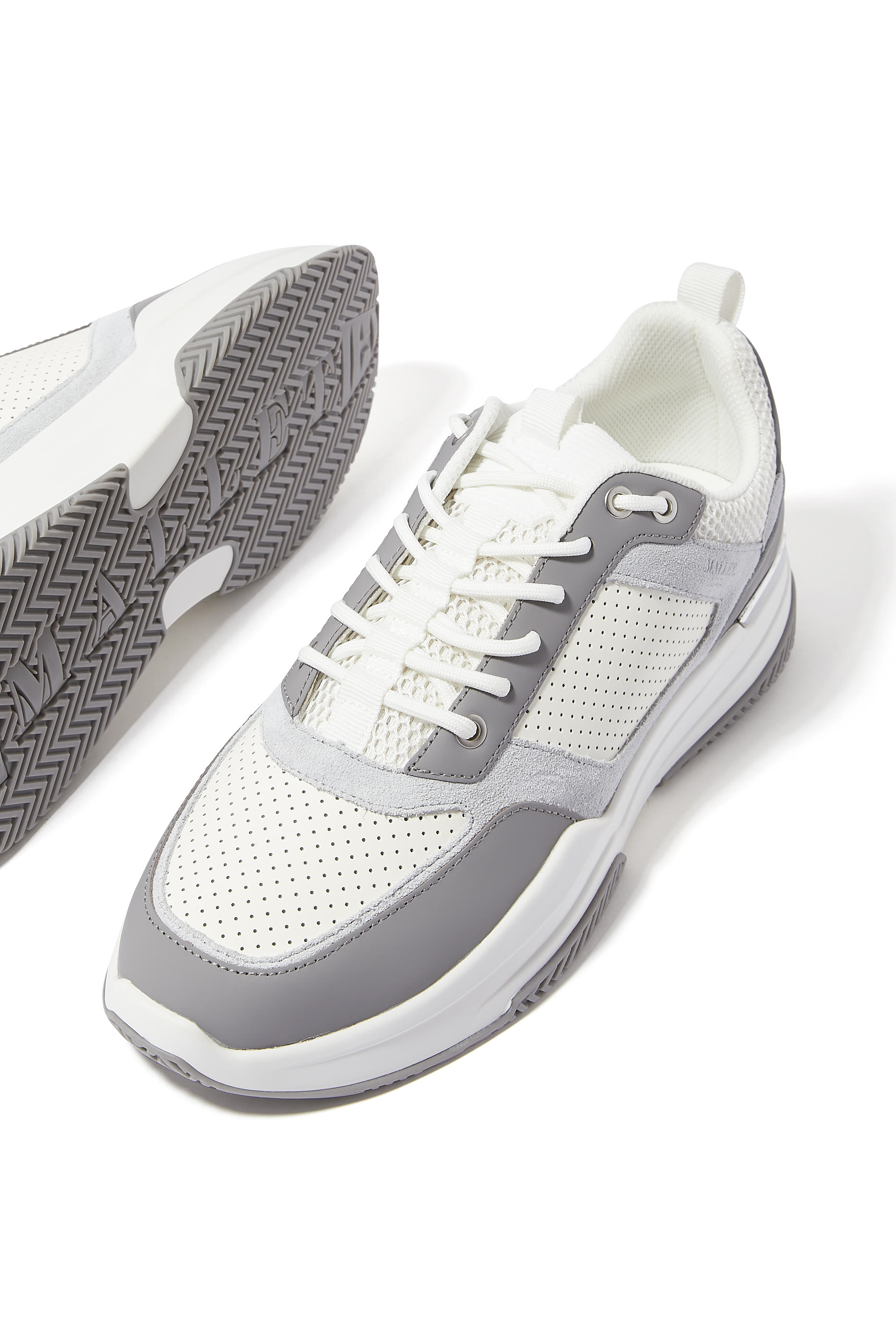 سنيكرز رادنور