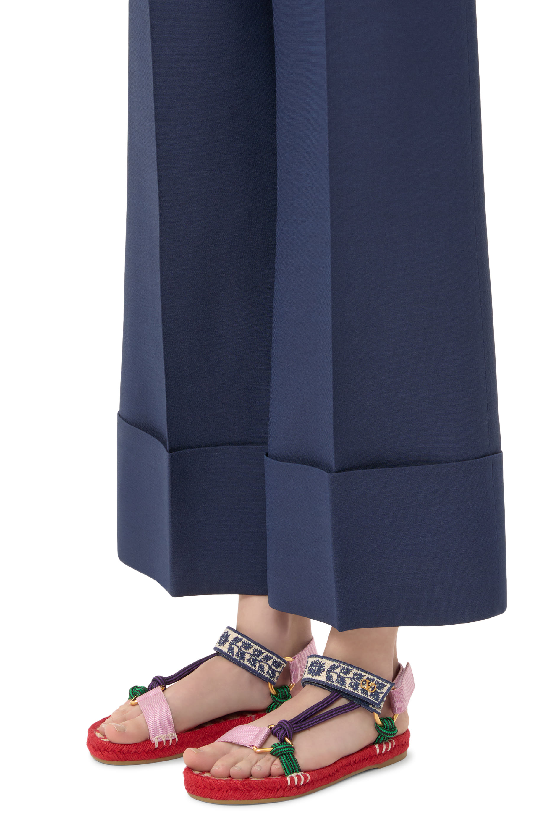 صندل إسبادريل ليك باول بشعار الماركة