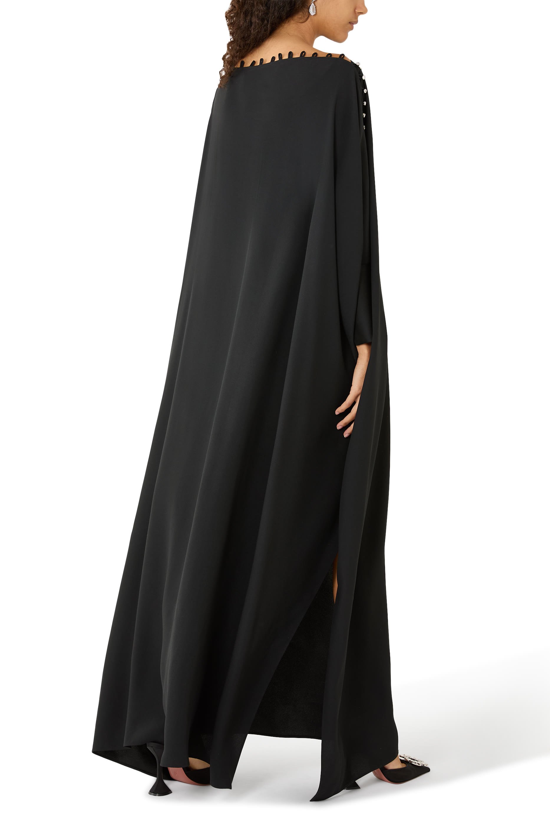 قفطان ميلا مرصع بكريستال