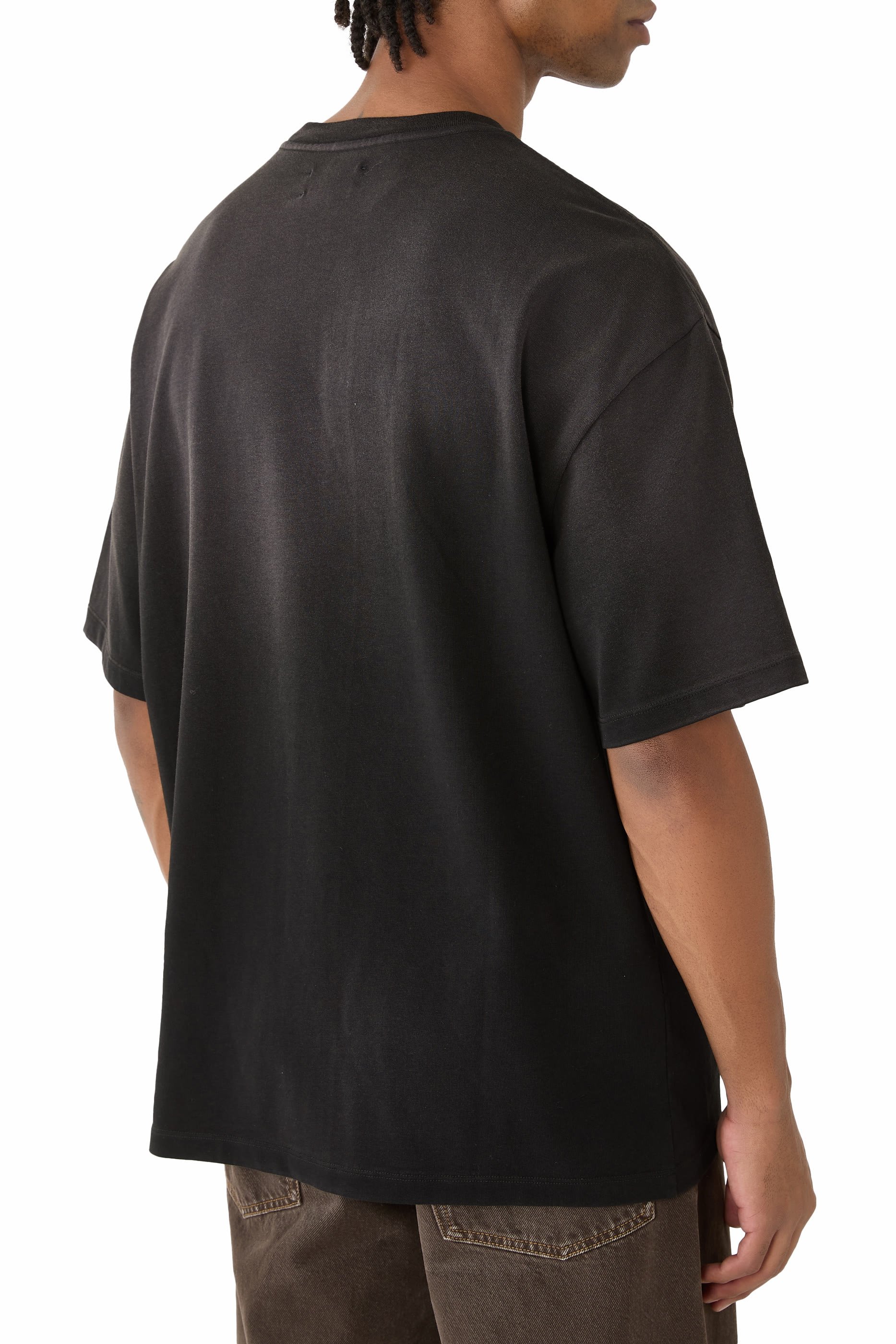 تيشيرت بطبعة شعار الماركة