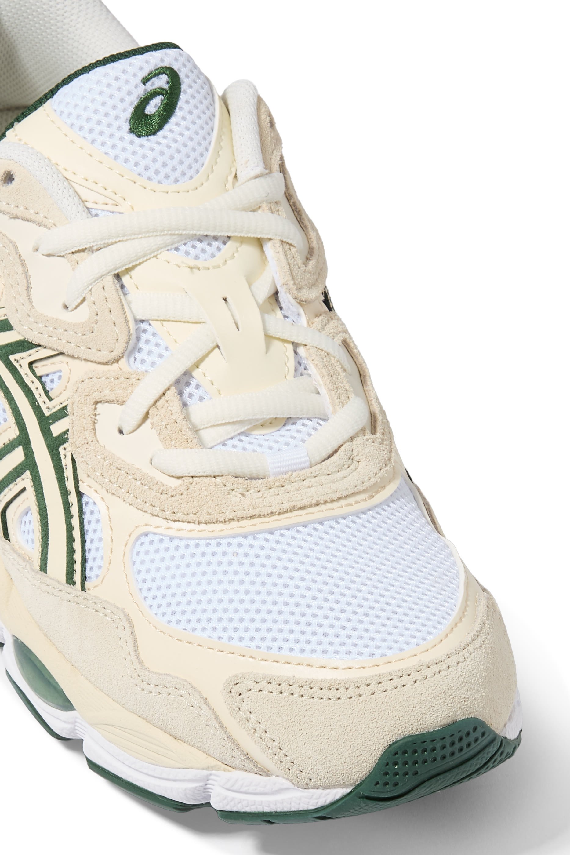 سنيكرز جل-ان واي سي